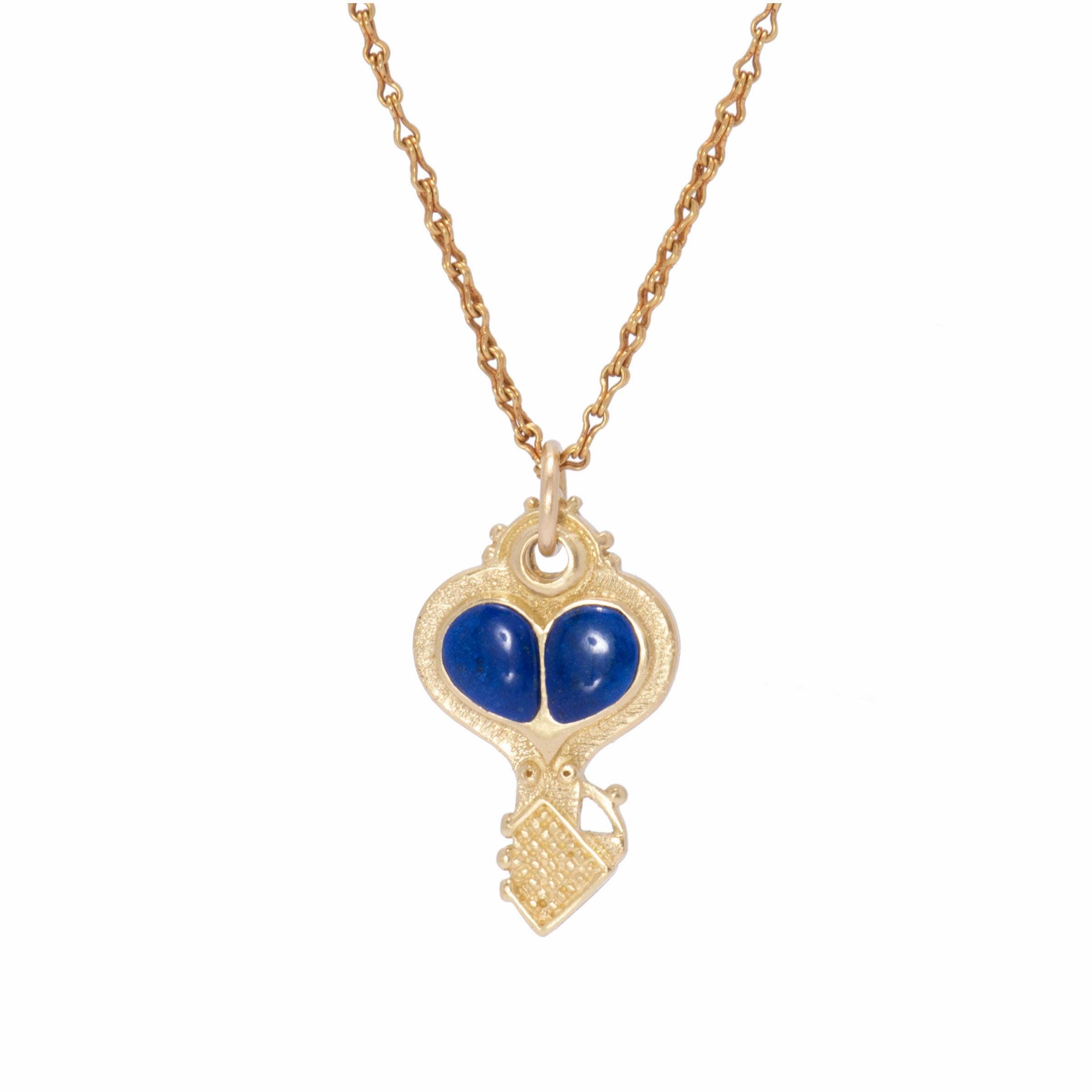 Contemporary 18 Karat Gold Key and Heart Pendant with Lapis For Sale