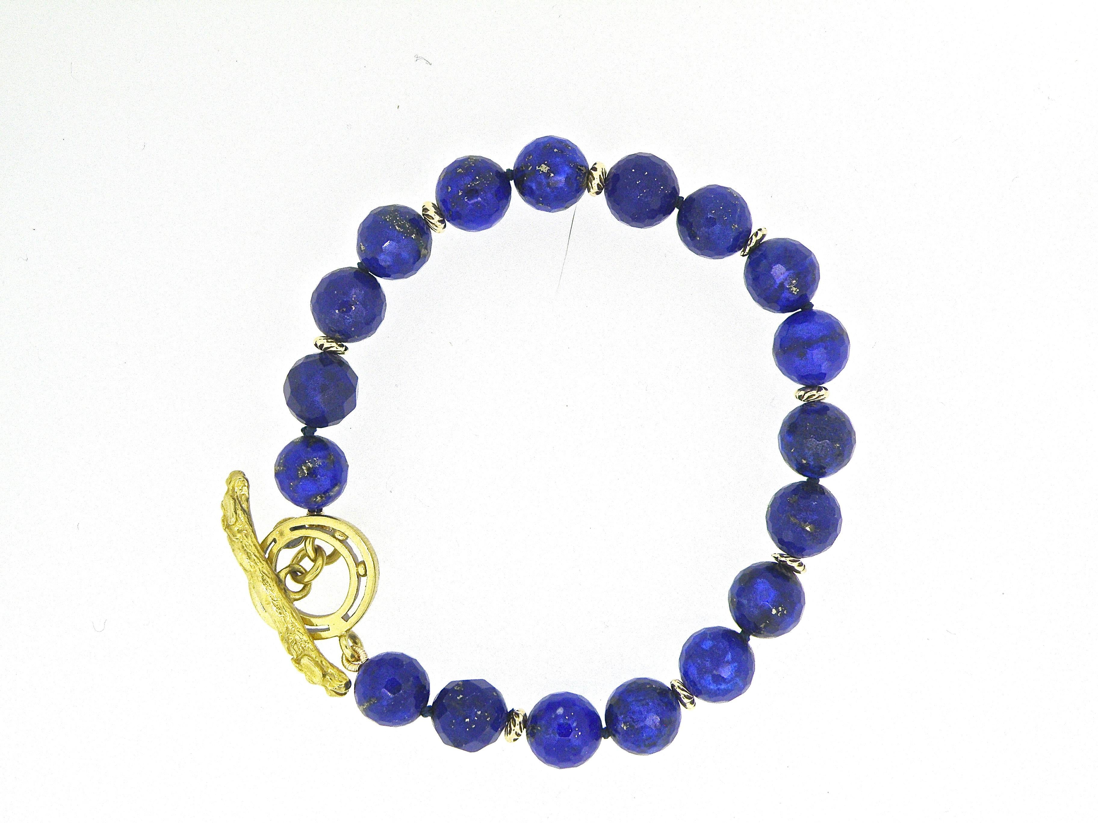 18 Karat Gold Lapis Horse Toggle Bracelet In New Condition In Cohasset, MA