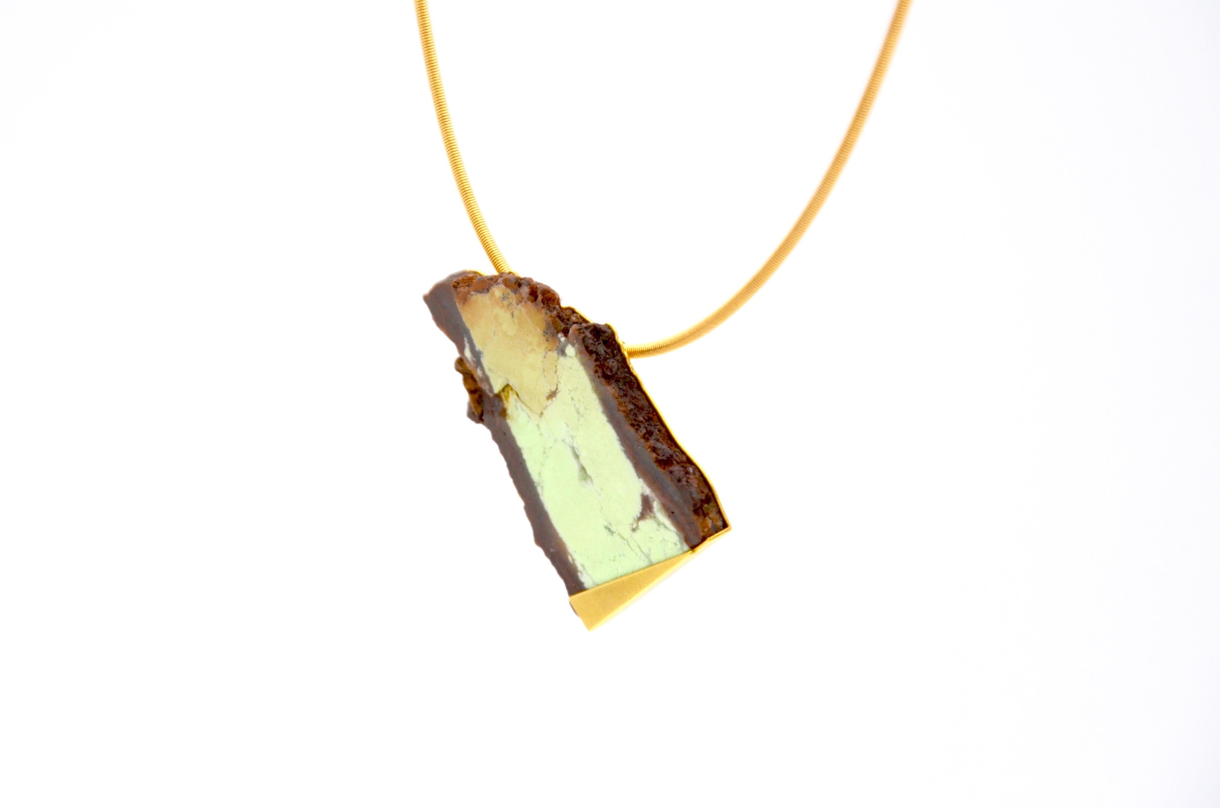 18 Karat Gold Lemon Chrysoprase Pendant In New Condition For Sale In Schwaz, Tirol