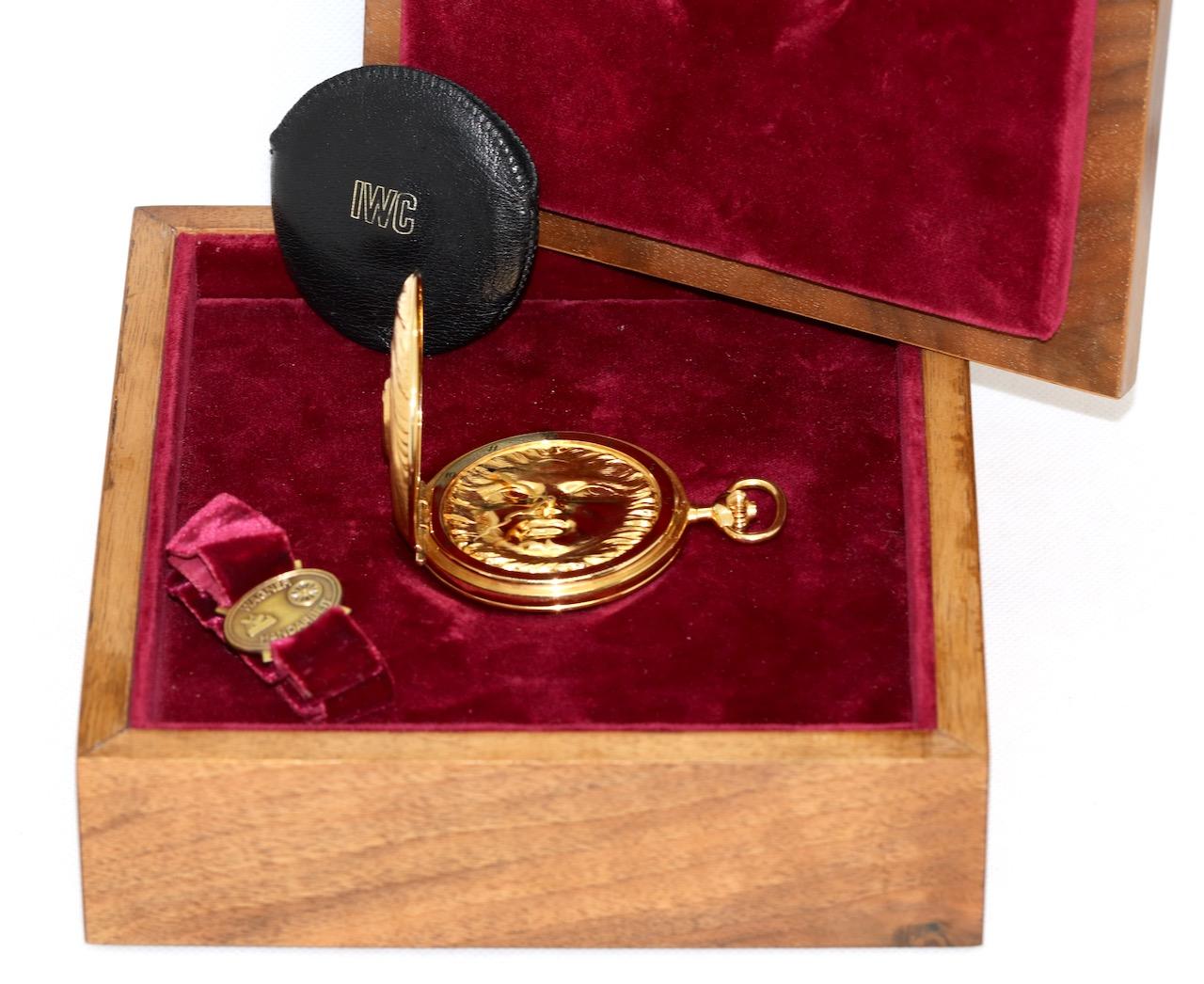 Montre de poche IWC limitée en or 18 carats Scarabaeus par Ernst Fuchs, réf. 5420 en vente 10
