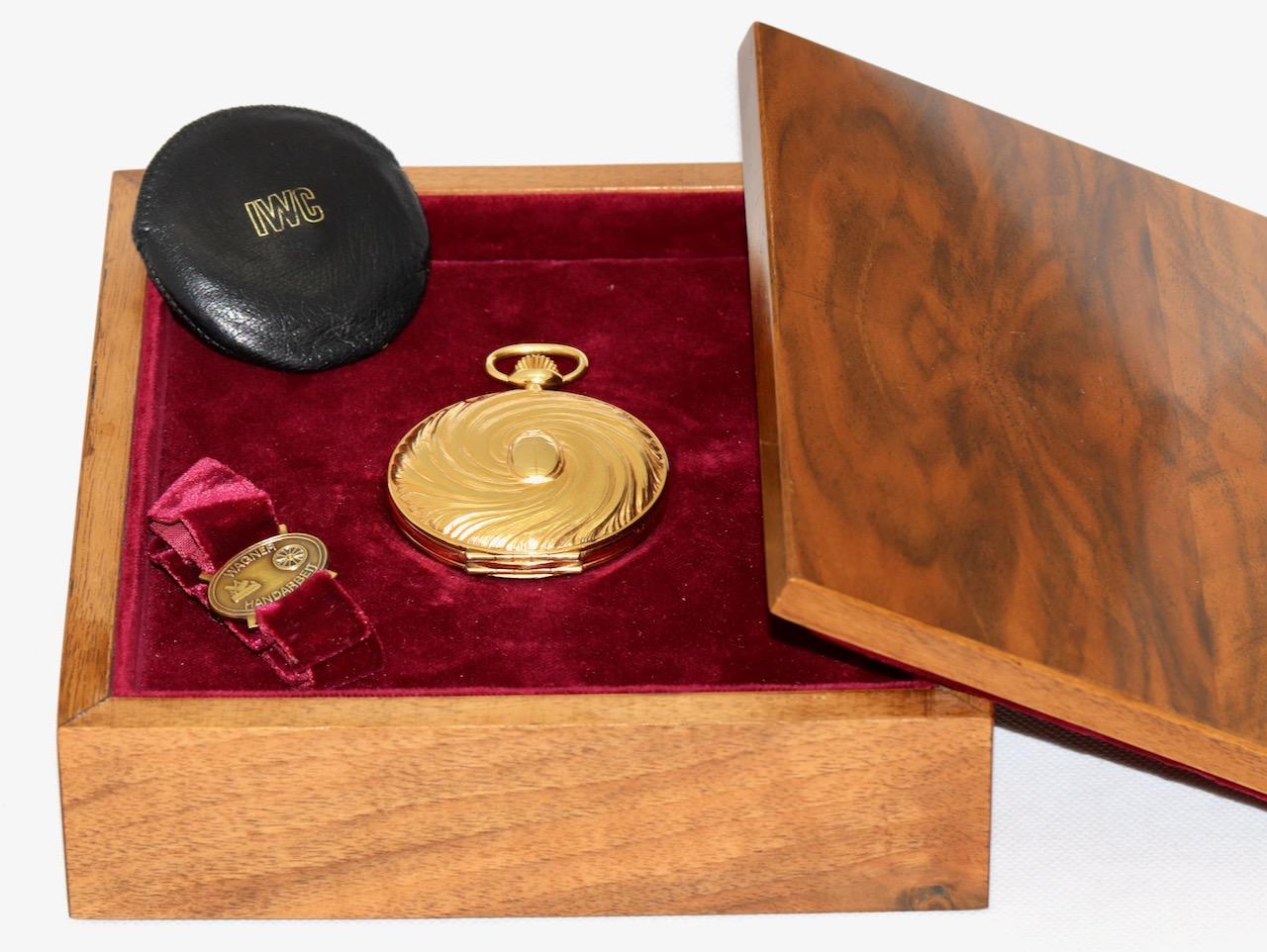 Montre de poche IWC limitée en or 18 carats Scarabaeus par Ernst Fuchs, réf. 5420 en vente 11