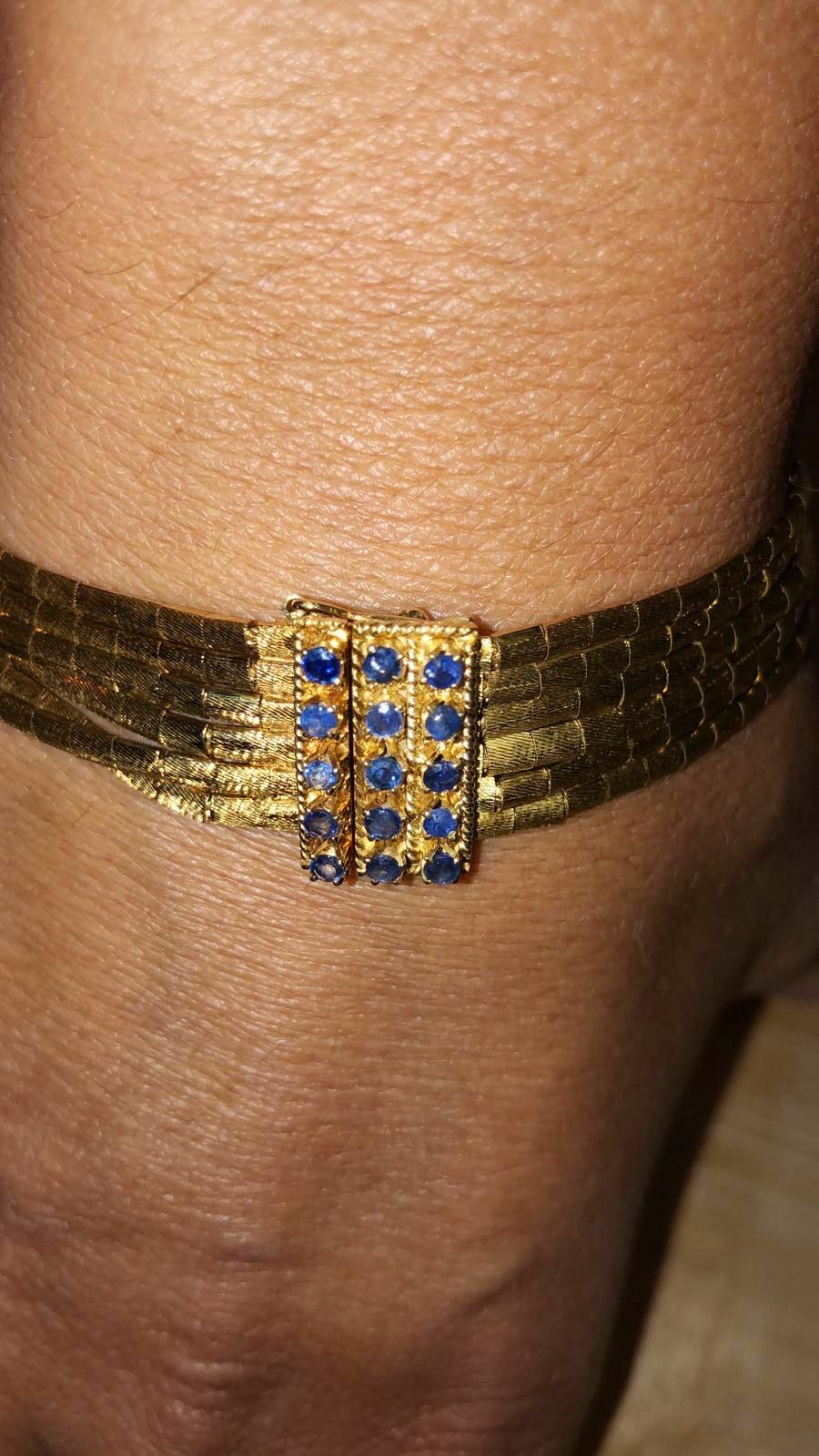 18 Karat Gold Links Bracelet with Sapphires For Sale 1