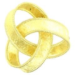 18 Karat Gold Lovers Knot Pin