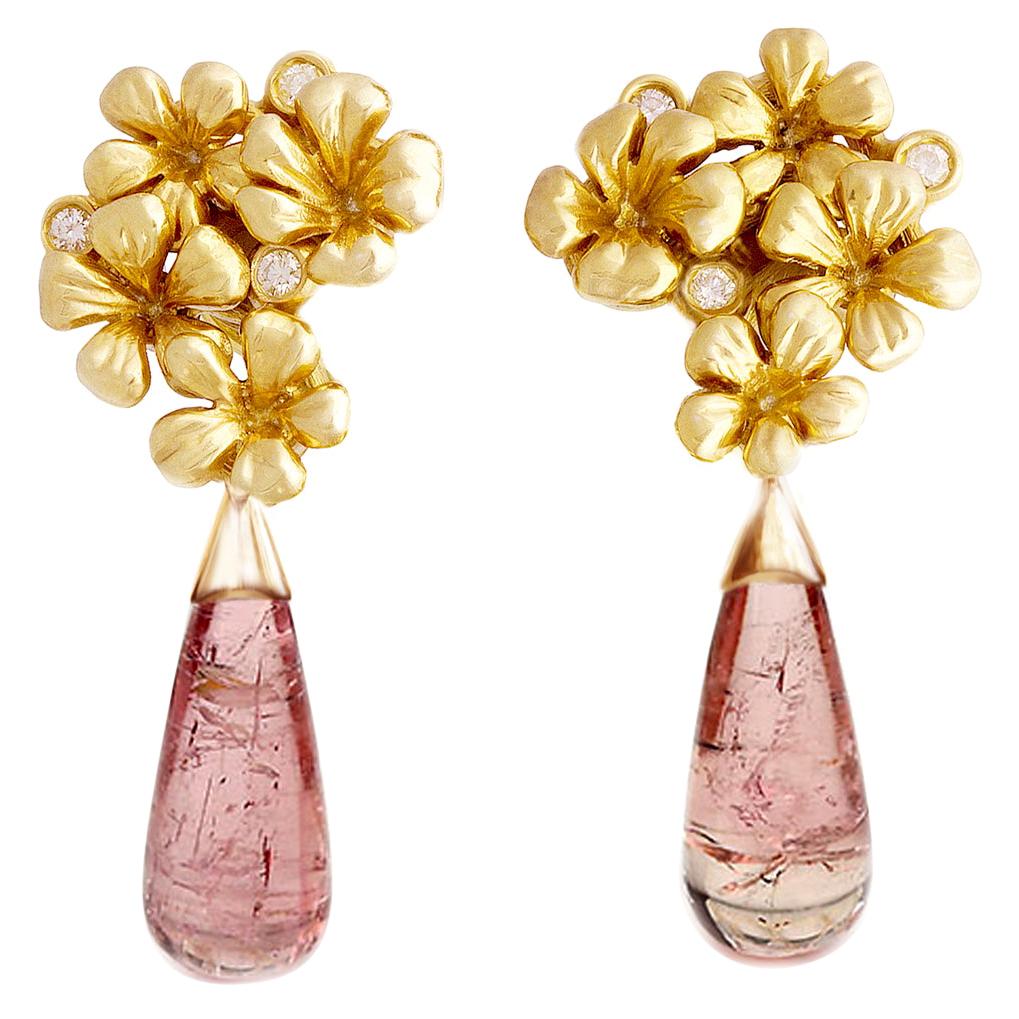 Boucles d'oreilles pendantes modernes en or jaune Plum avec tourmalines en vente