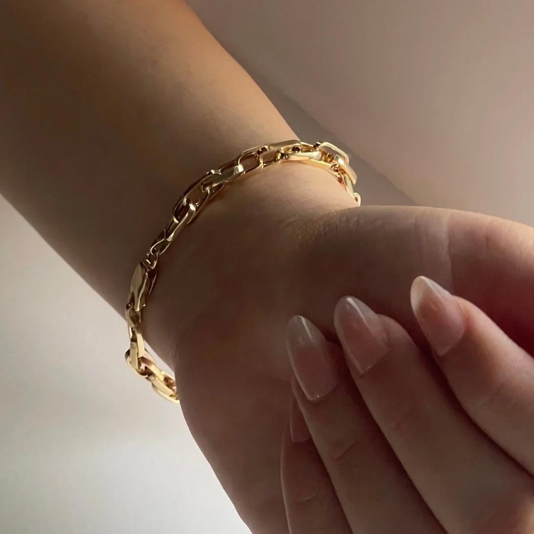 Bracciale moderno a catena con graffetta in oro 18 carati in vendita 3