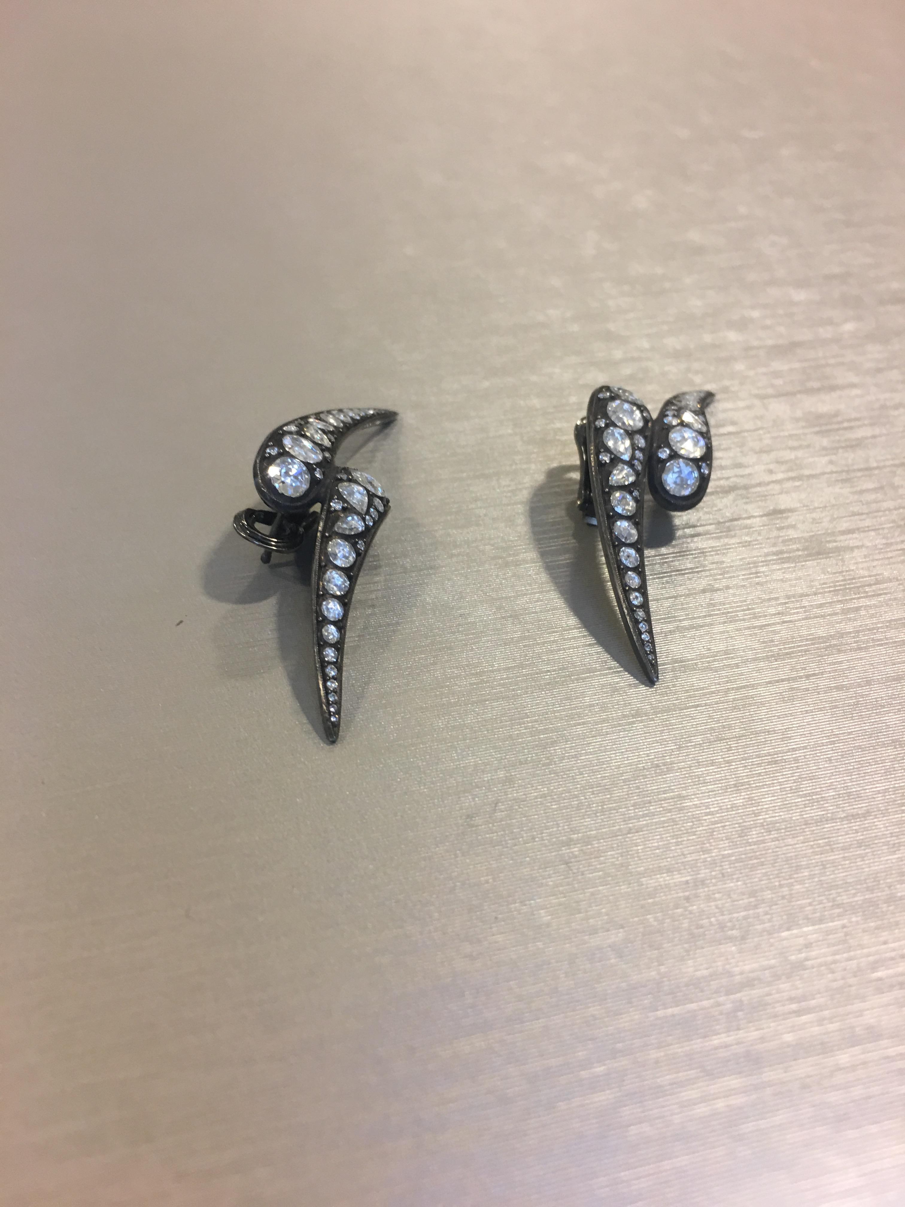 18 Karat Gold Monan Maleficent 3.04 Carat Diamond Earrings In New Condition In Istanbul, TR
