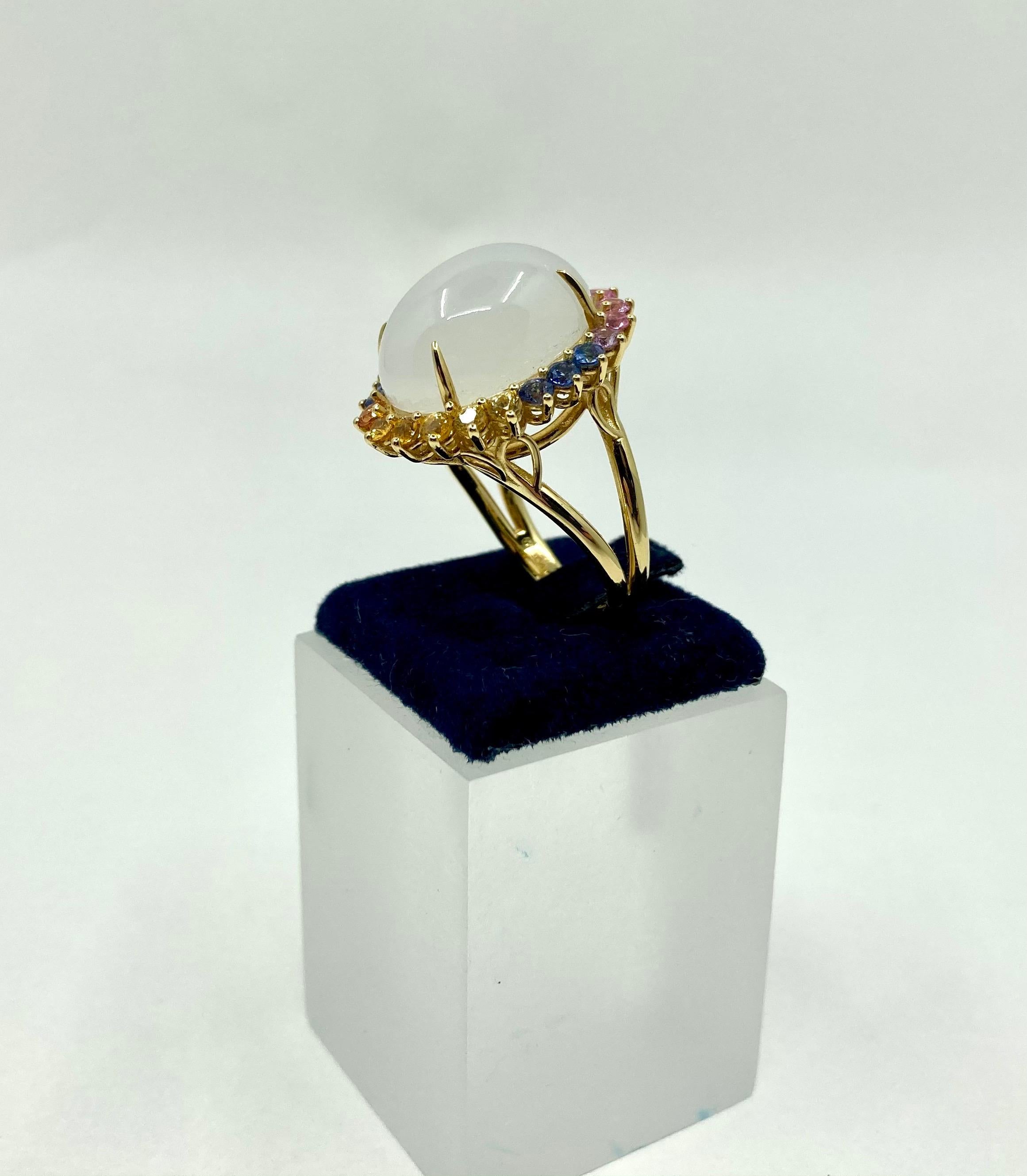 18 Karat Gold Moonstone and Sapphires Ring In New Condition For Sale In Valenza, IT
