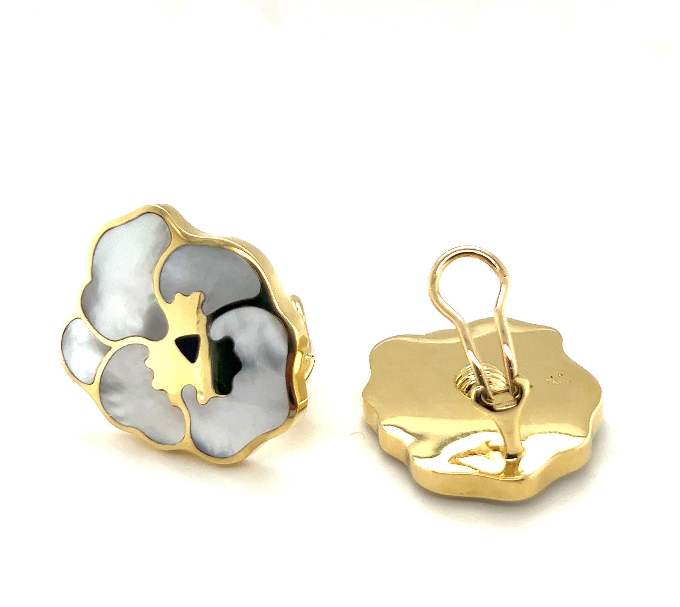 18 Karat Gold Perlmutt und Onyx Stiefmütterchen-Ohrringe von Tiffany & Co. (Moderne) im Angebot