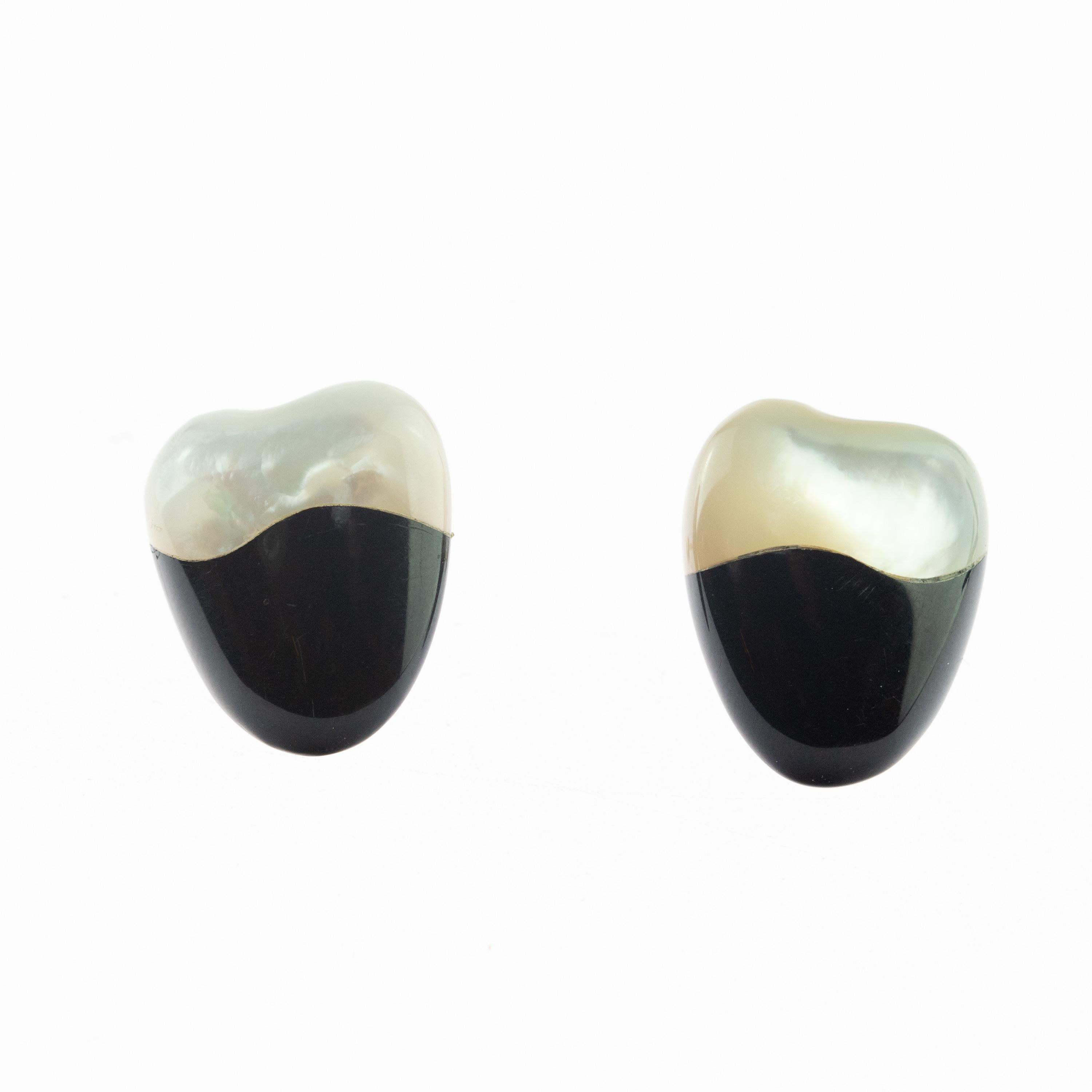 Women's or Men's 14 Karat Gold Mother of Pearl Black Agate Handmade Italian Stud Earrings For Sale