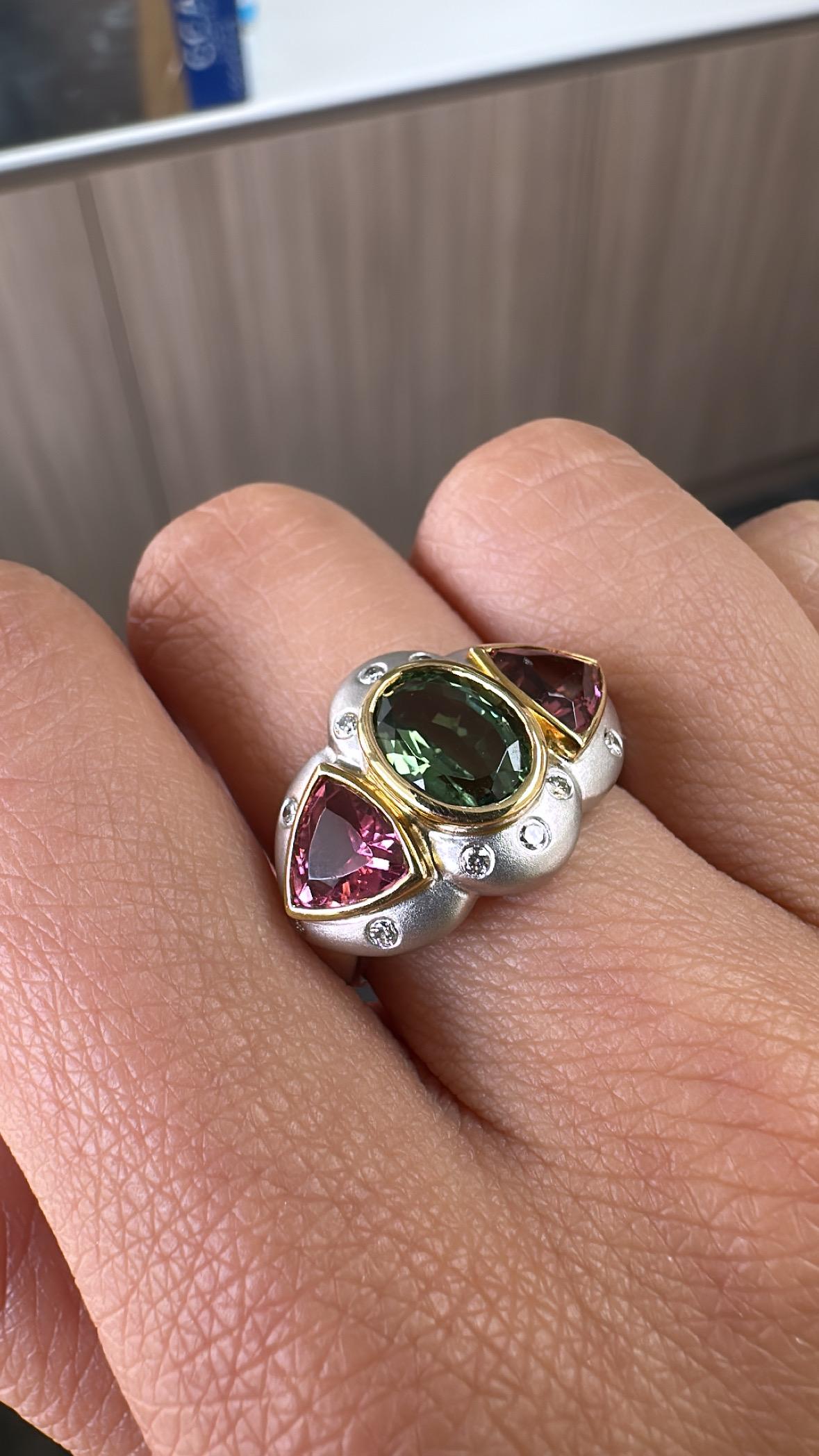 Anello in oro 18 carati con tormalina multipla e diamanti in vendita 5
