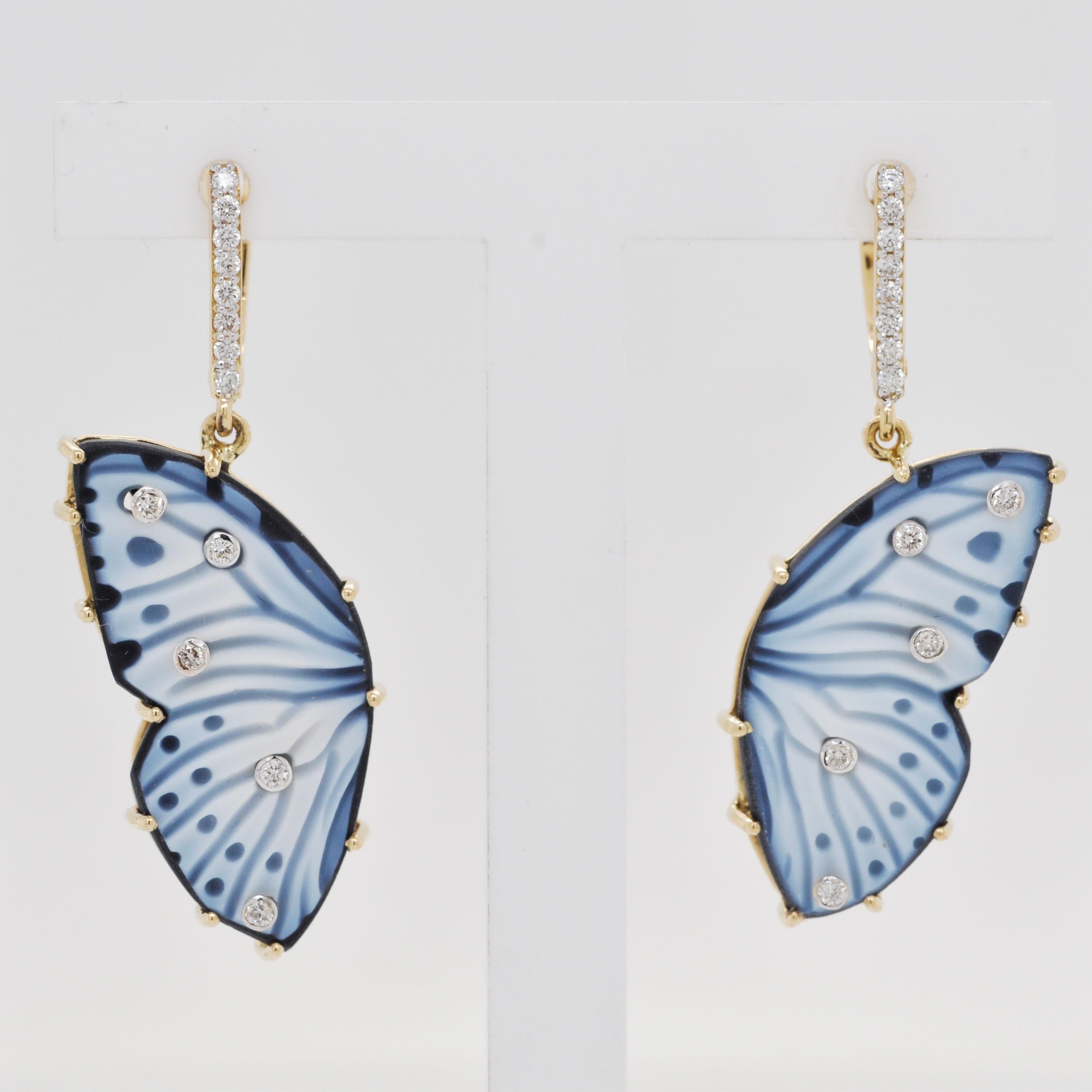 Taille mixte Pendants d'oreilles en or 18 carats, agate naturelle sculptée à la main, papillon et diamant en vente