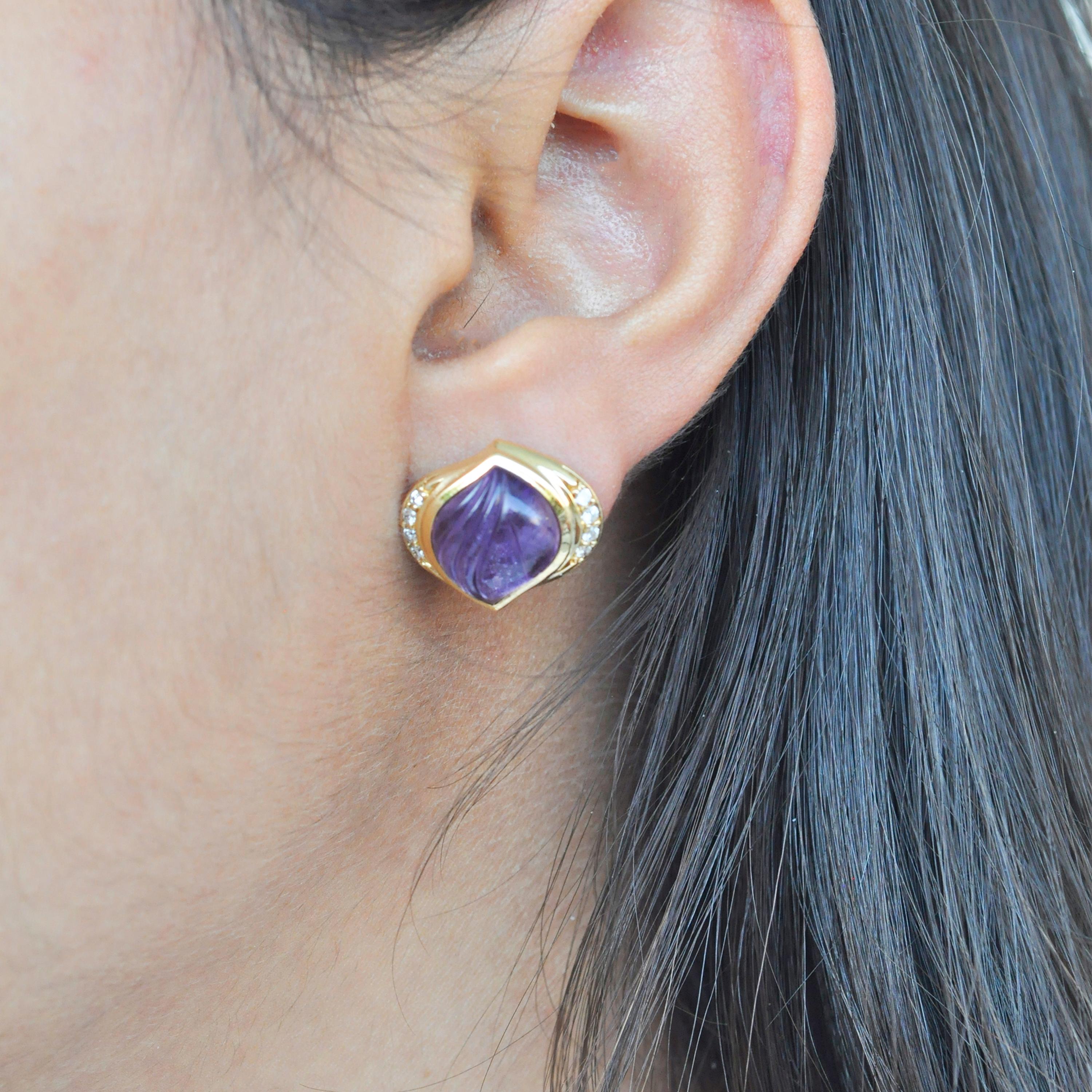 Women's 18 Karat Gold Natural Amethyst Carving Diamond Stud Earrings For Sale