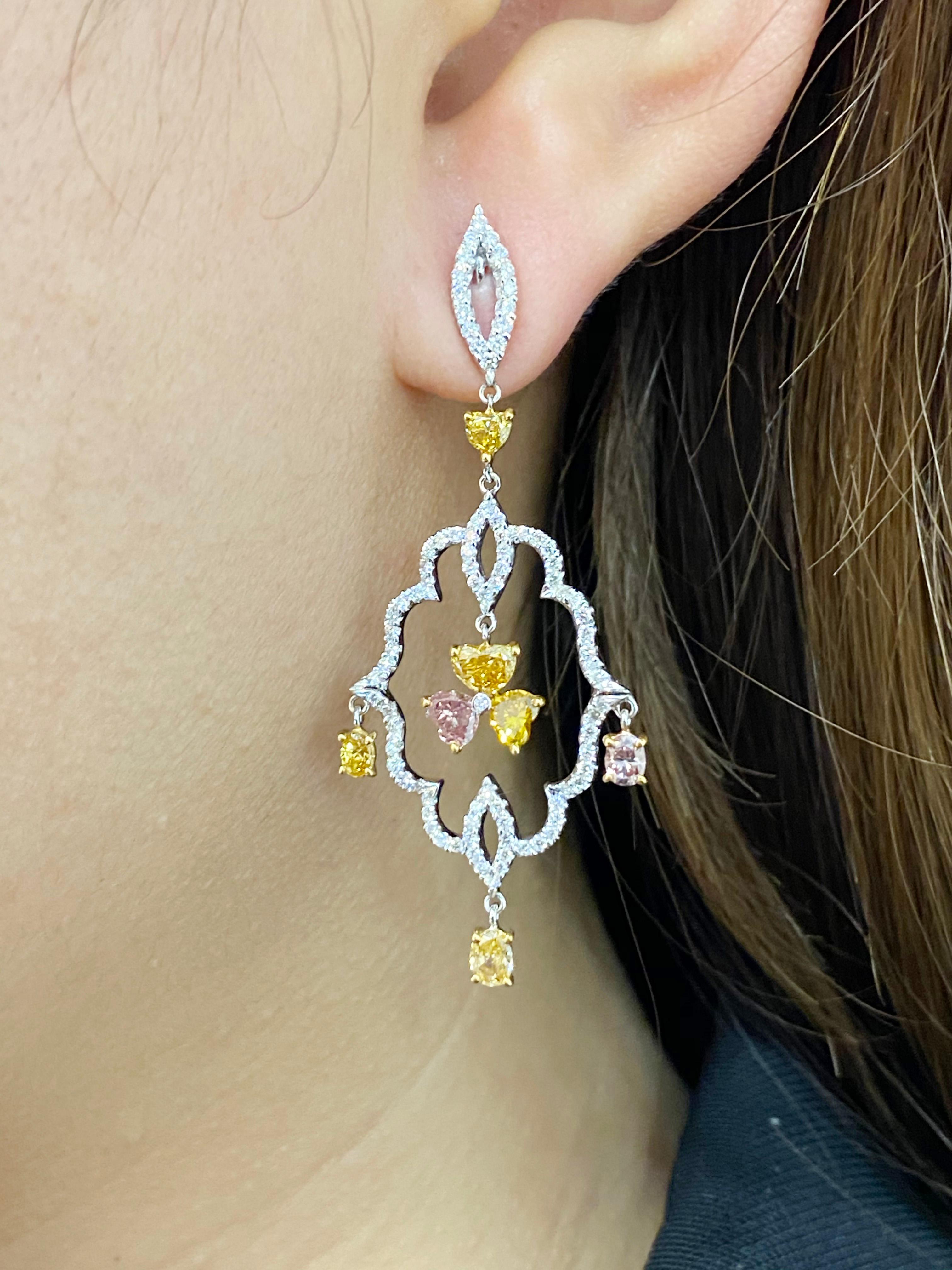 Pendientes de Diamantes de Color Natural en Oro de 18 Kilates Corte brillante en venta