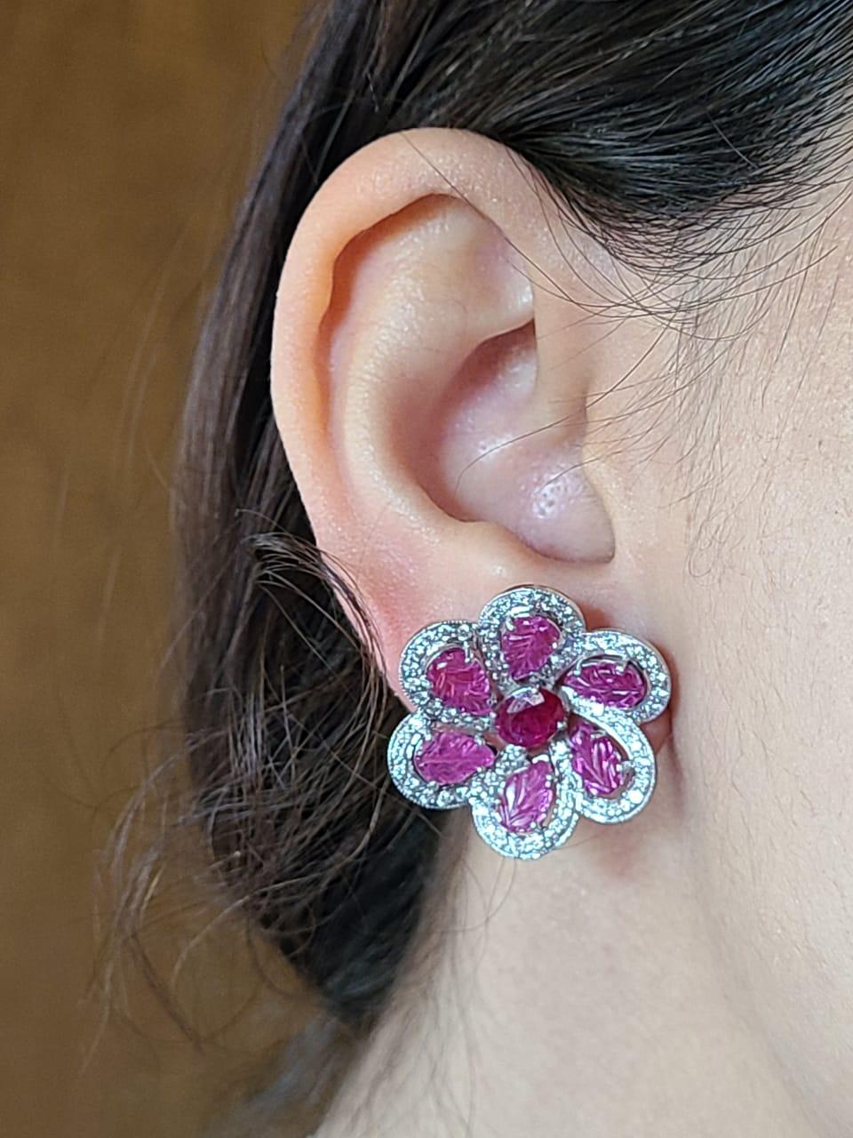 18 Karat Gold, Natural Cut and Carved Mozambique Ruby & Diamonds Stud Earrings In New Condition In Hong Kong, HK