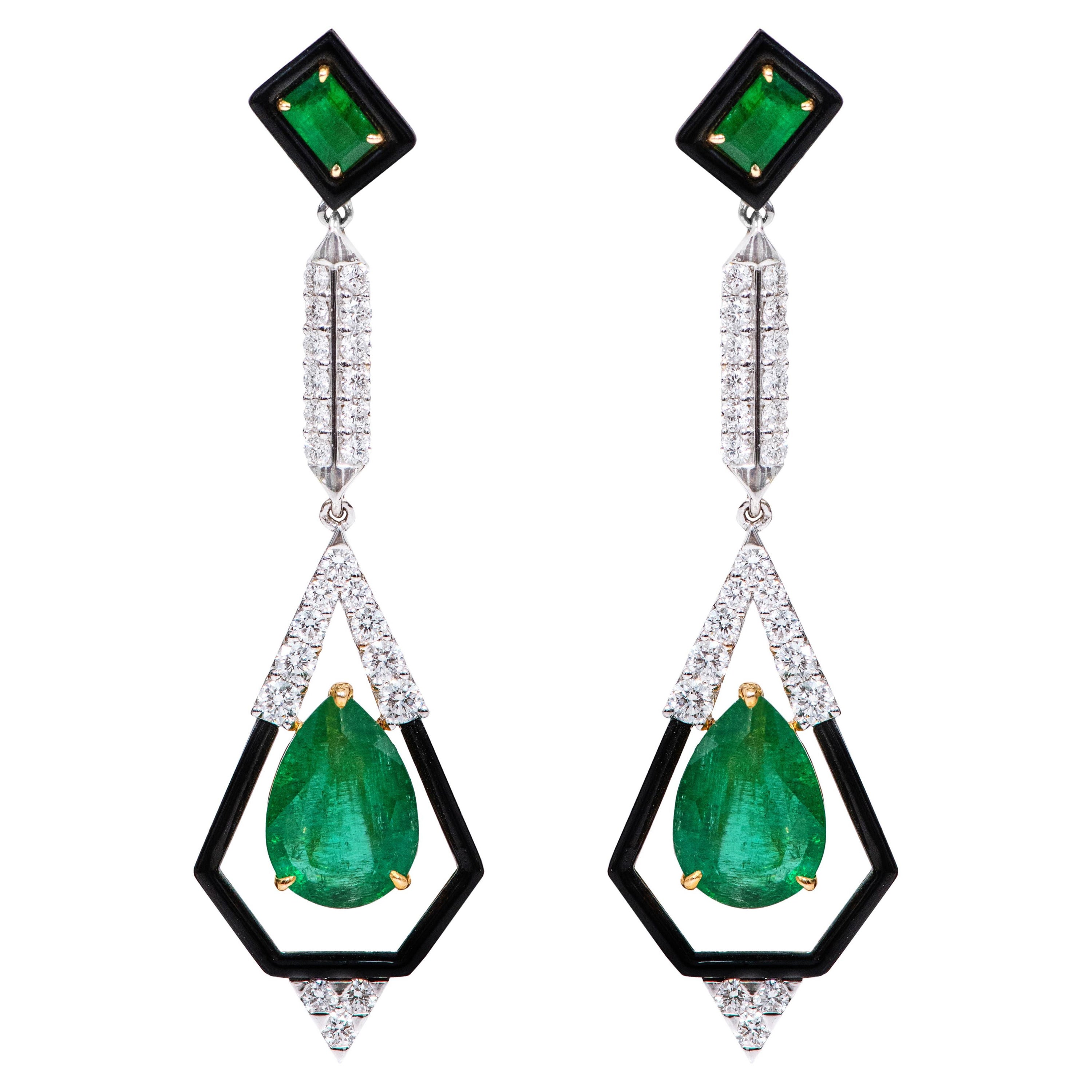 Pendientes Colgantes de Esmeralda Natural, Diamante y Ónix Negro de Oro de 18 Kilates