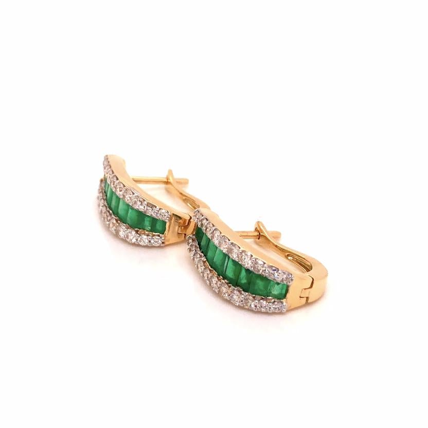 18K Gold Zambian Emerald Diamond Pendant Necklace Huggies Earrings Ring Set For Sale 1