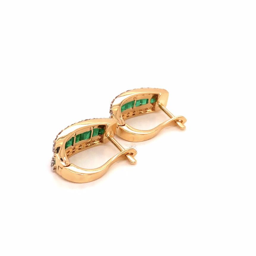 18K Gold Zambian Emerald Diamond Pendant Necklace Huggies Earrings Ring Set For Sale 2