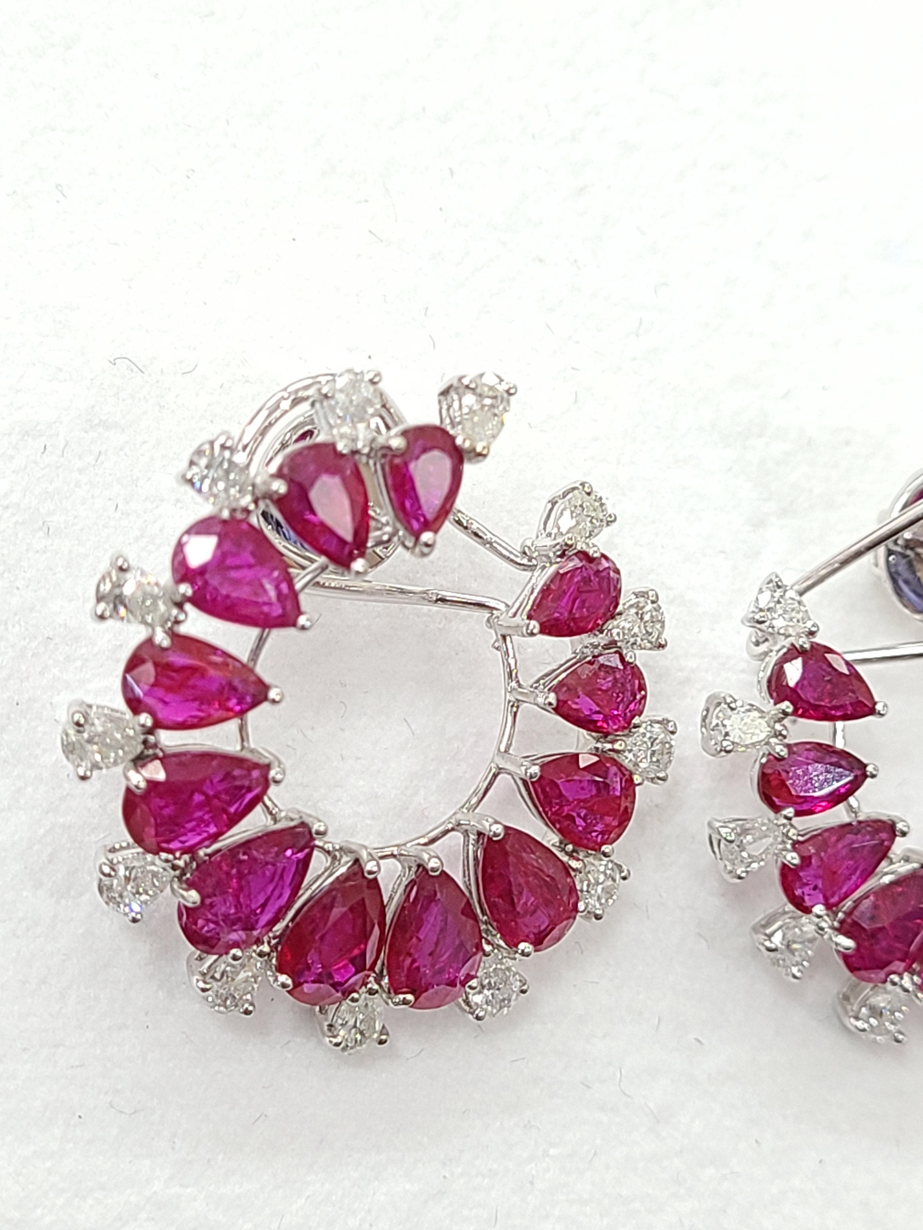 Art Deco 18 Karat Gold Natural Mozambique Ruby and Pear Diamonds Hoop Earrings