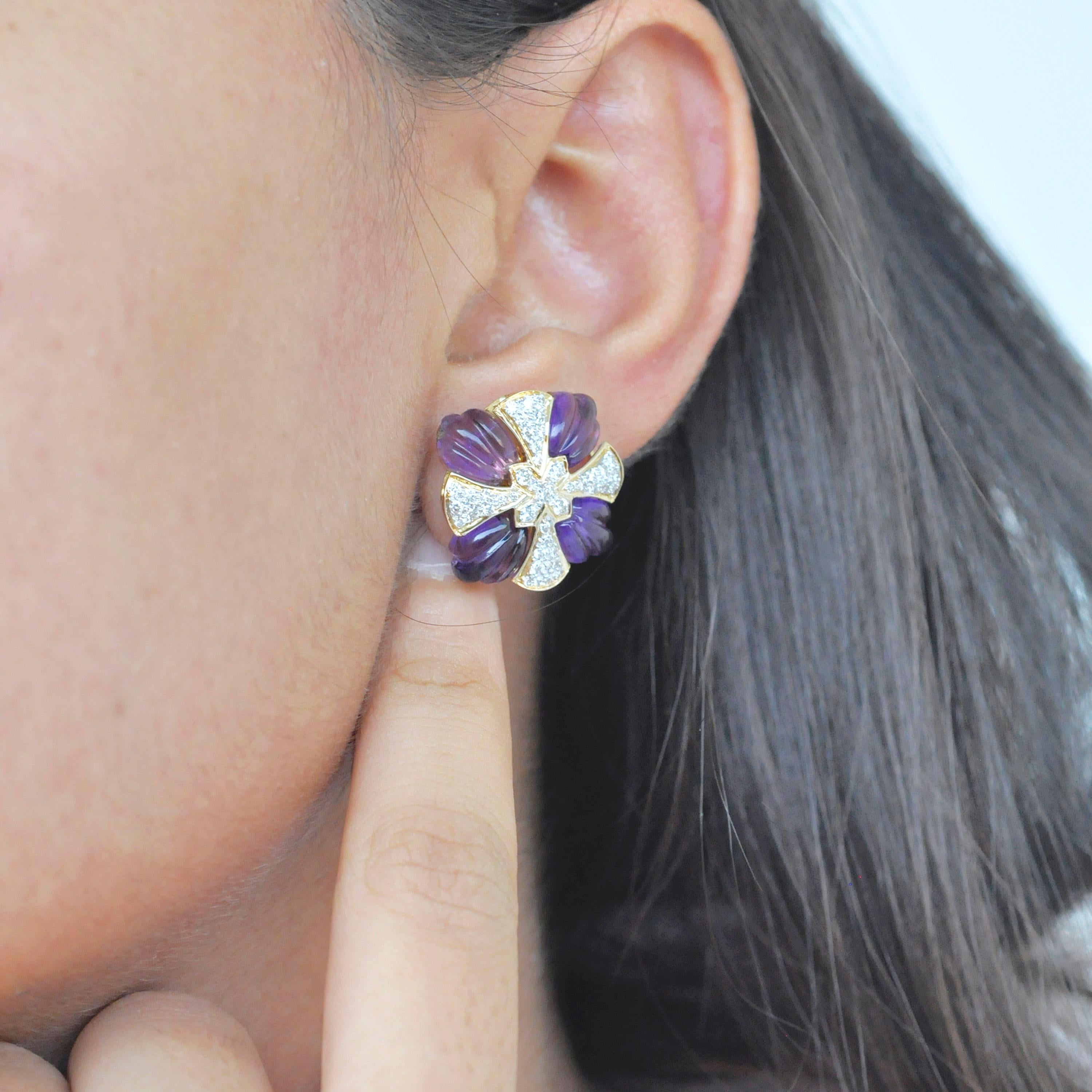 18 Karat Gold Natural One-of-a-Kind Amethyst Carving with Diamond Stud Earrings For Sale 5
