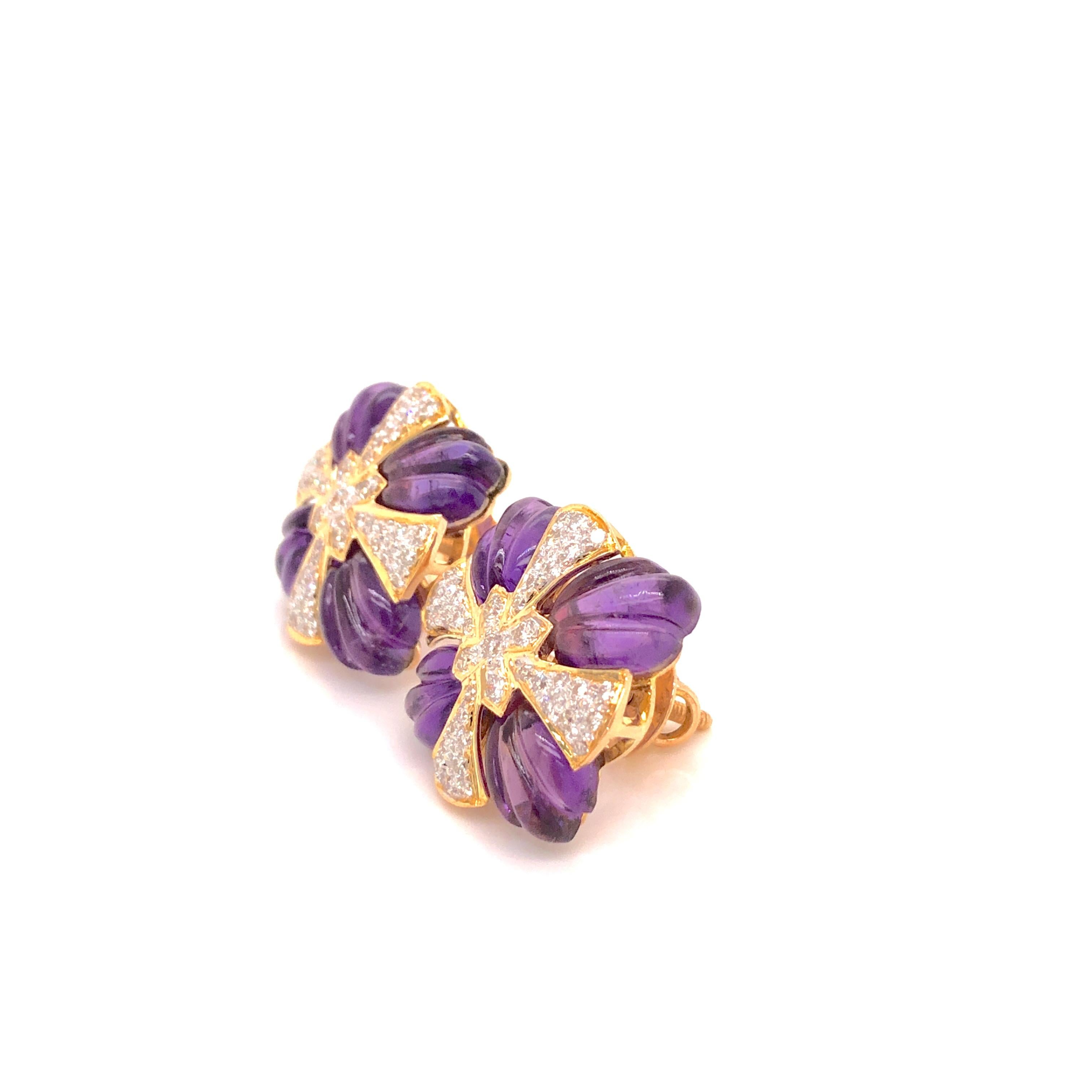18 Karat Gold Natural One-of-a-Kind Amethyst Carving with Diamond Stud Earrings For Sale 1