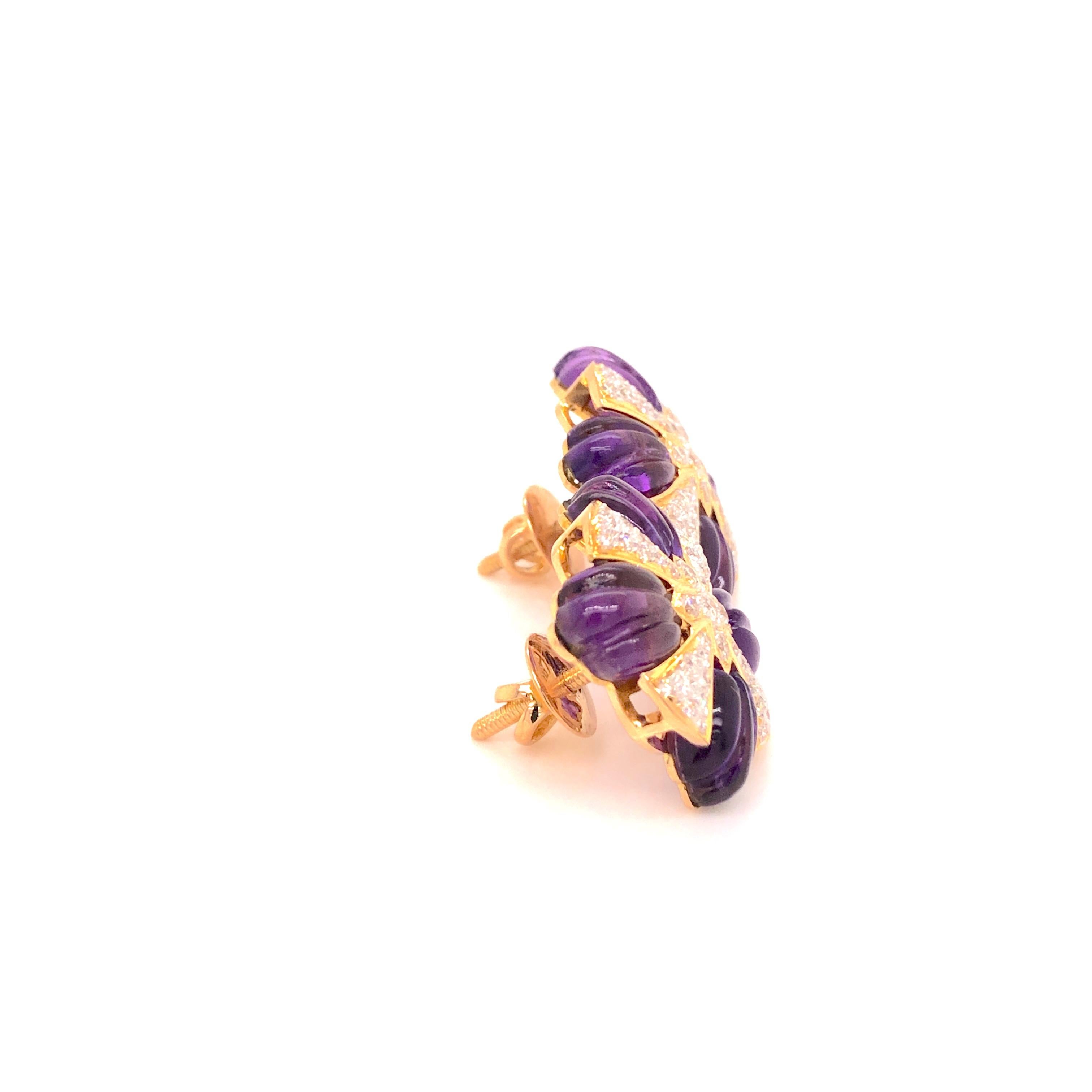 18 Karat Gold Natural One-of-a-Kind Amethyst Carving with Diamond Stud Earrings For Sale 3