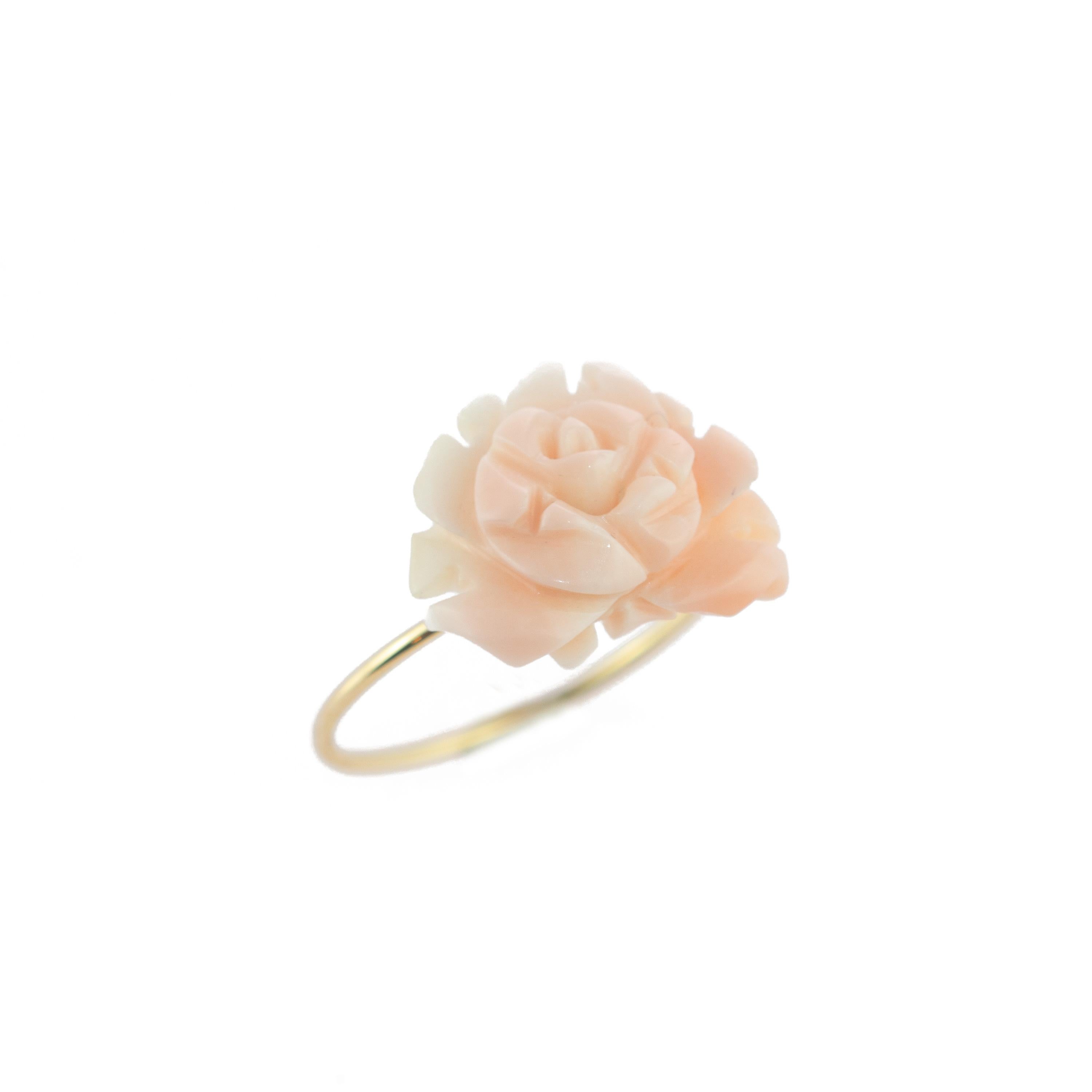 18 Karat Gold Natural Pink Coral Carved Rose Flower Handmade Chic Cocktail Ring In New Condition For Sale In Milano, IT