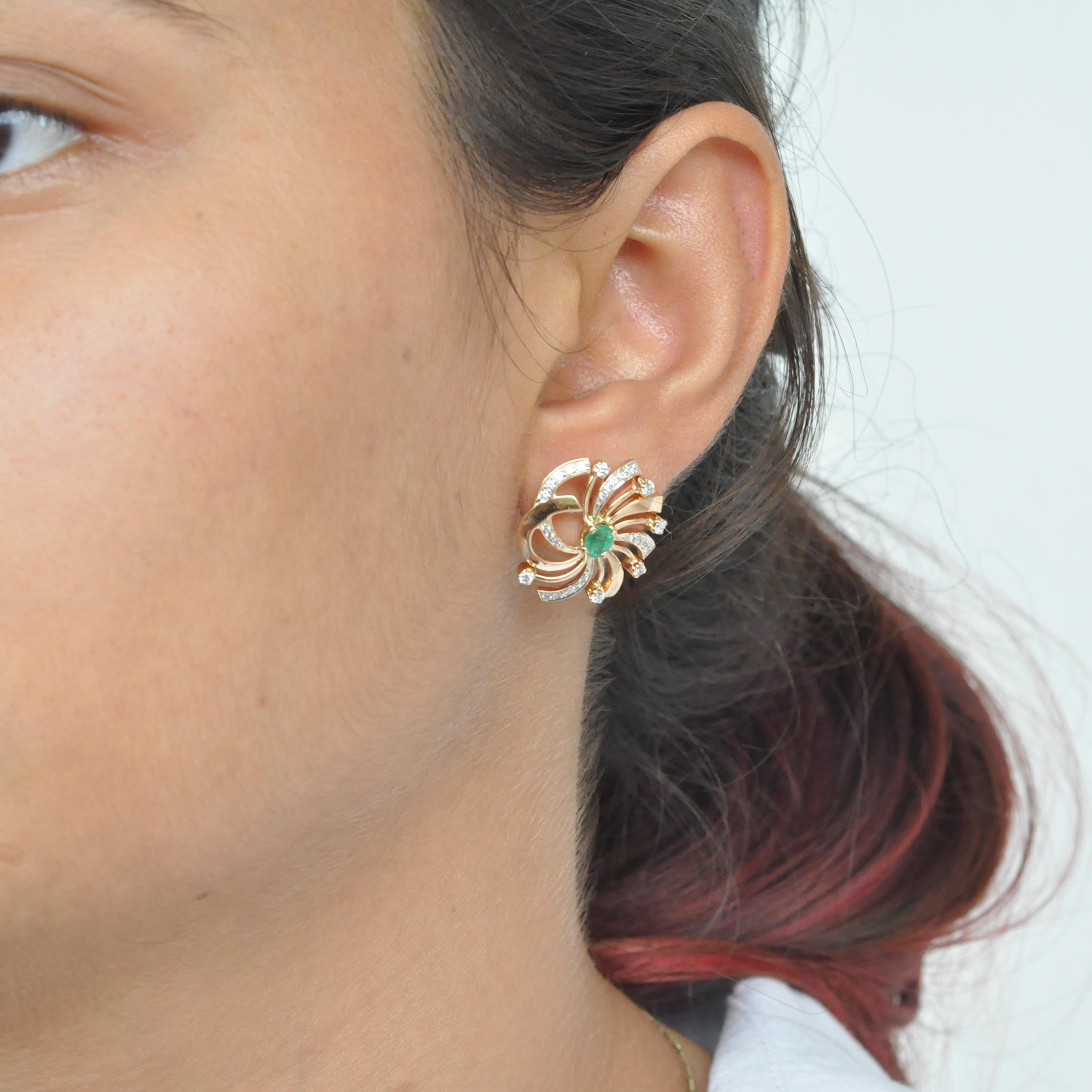 18 Karat Gold Natural Zambian Emerald Swirl Diamond Pendant Earrings Set For Sale 4