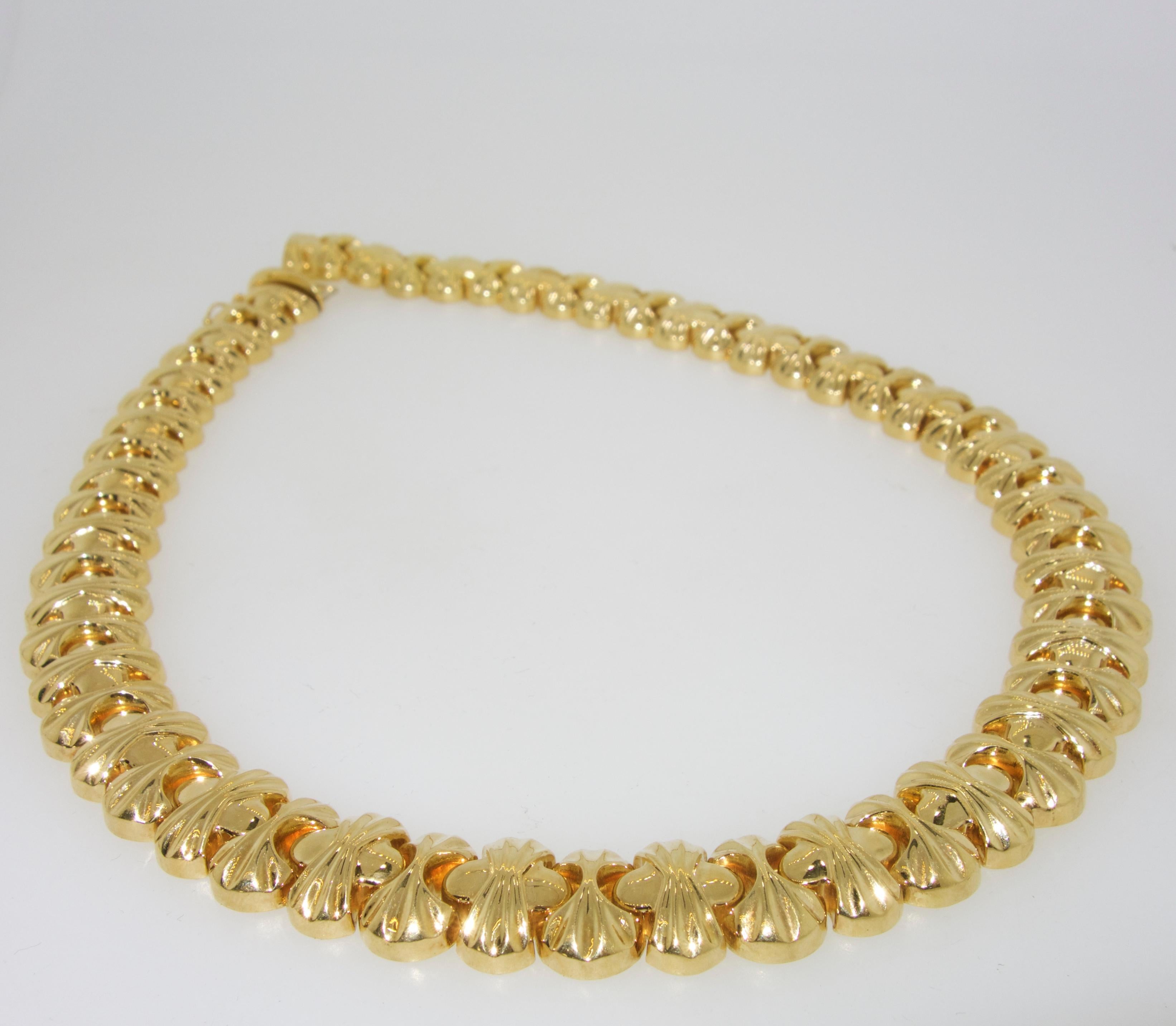 Retro 18 Karat Gold Necklace and Bracelet Set