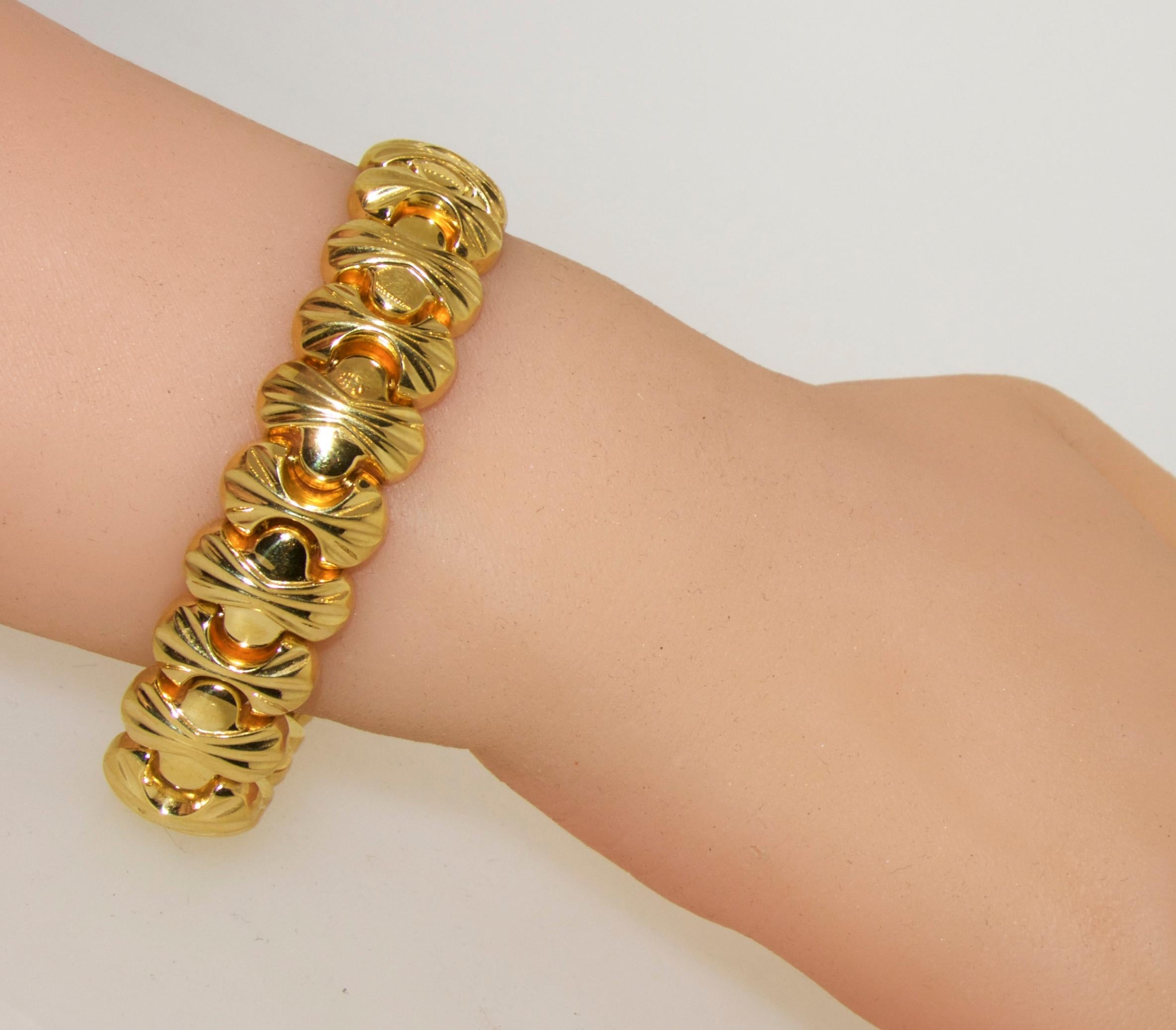 18 Karat Gold Necklace and Bracelet Set 1