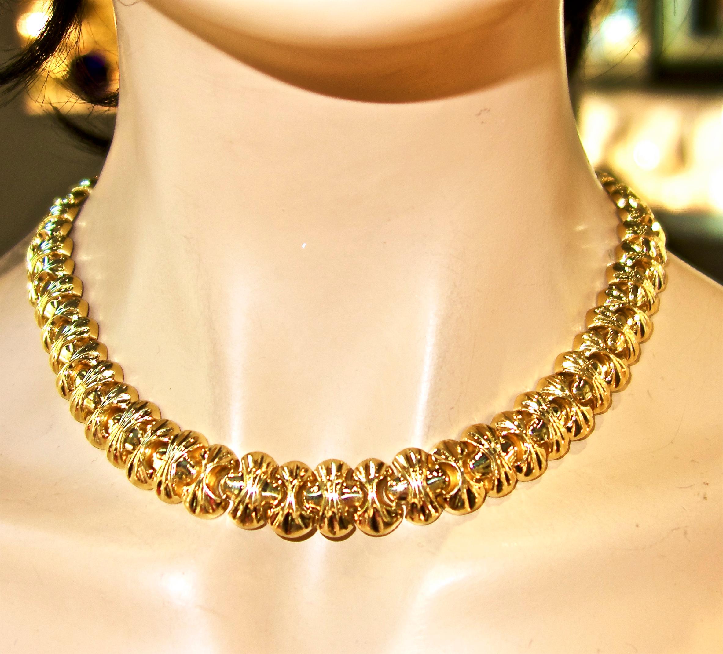18 Karat Gold Necklace and Bracelet Set 2