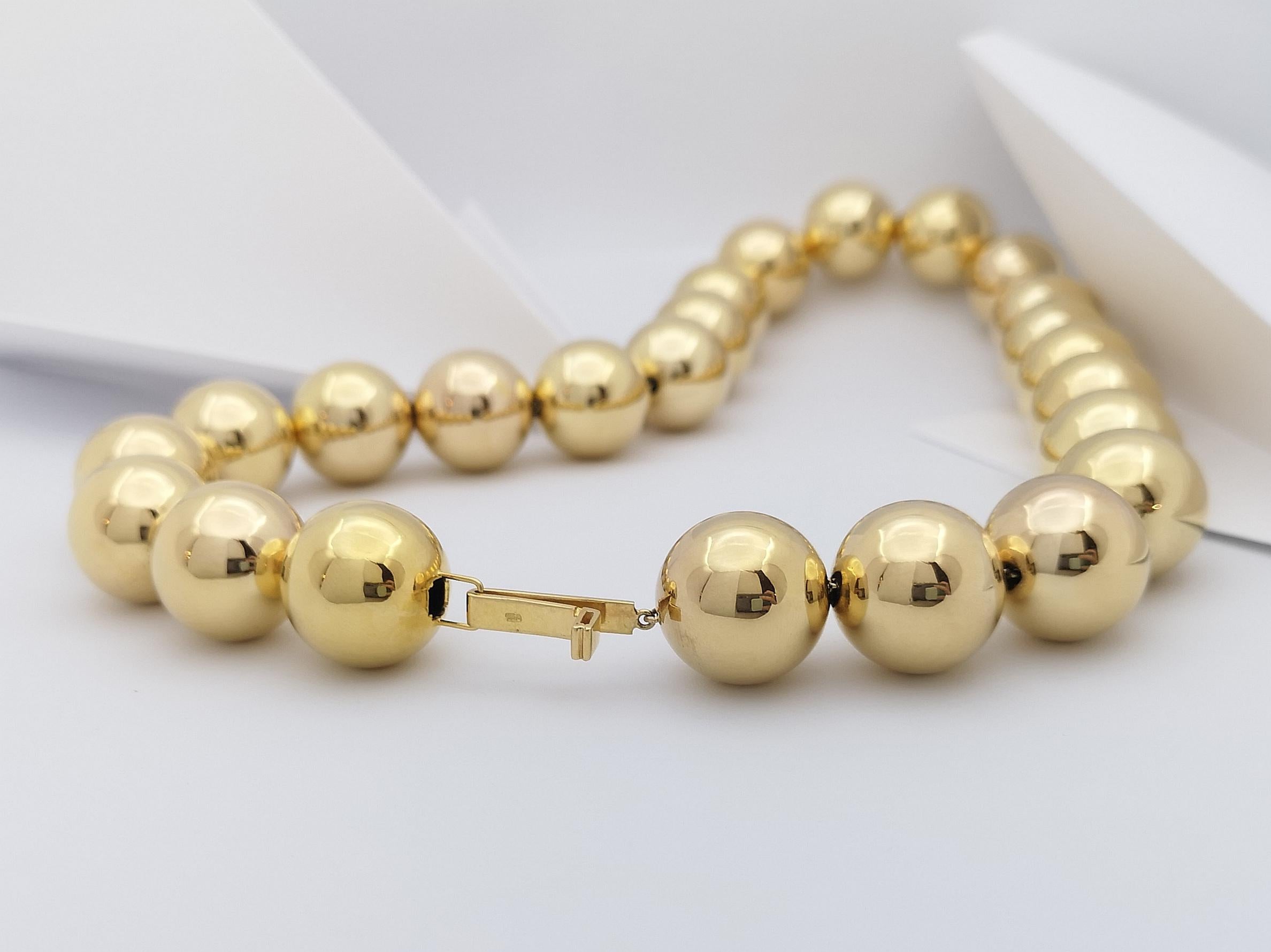 18 Karat Gold Necklace For Sale 4