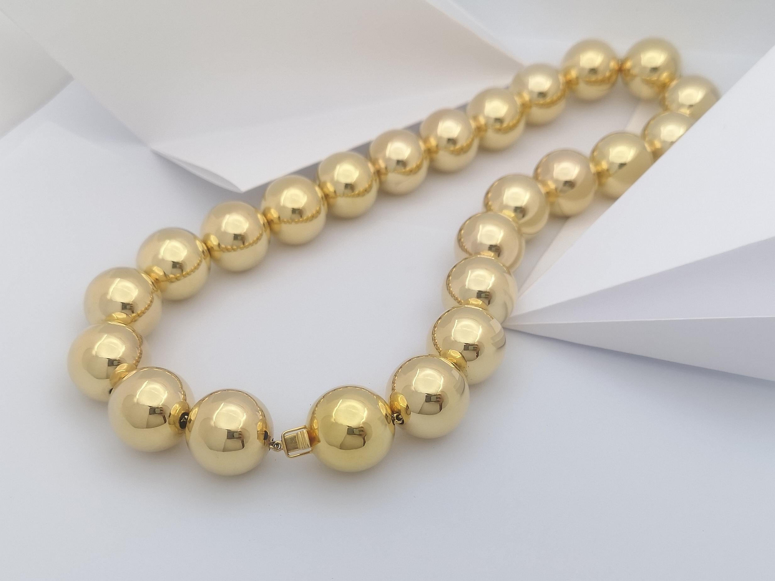 Women's or Men's 18 Karat Gold Necklace For Sale