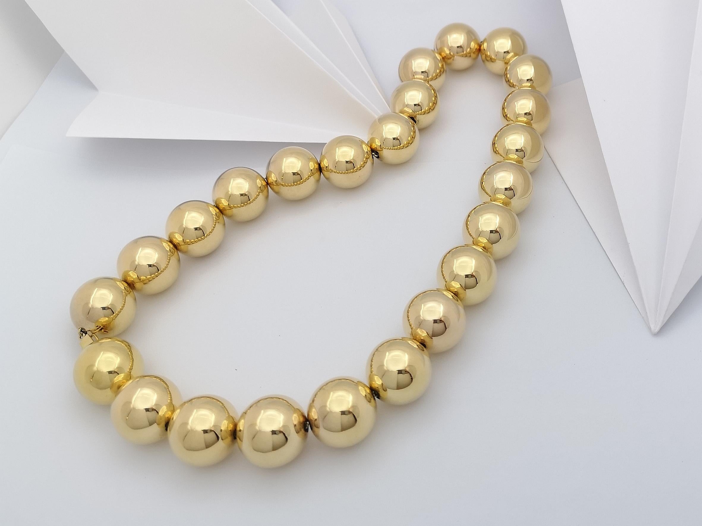 18 Karat Gold Necklace For Sale 3