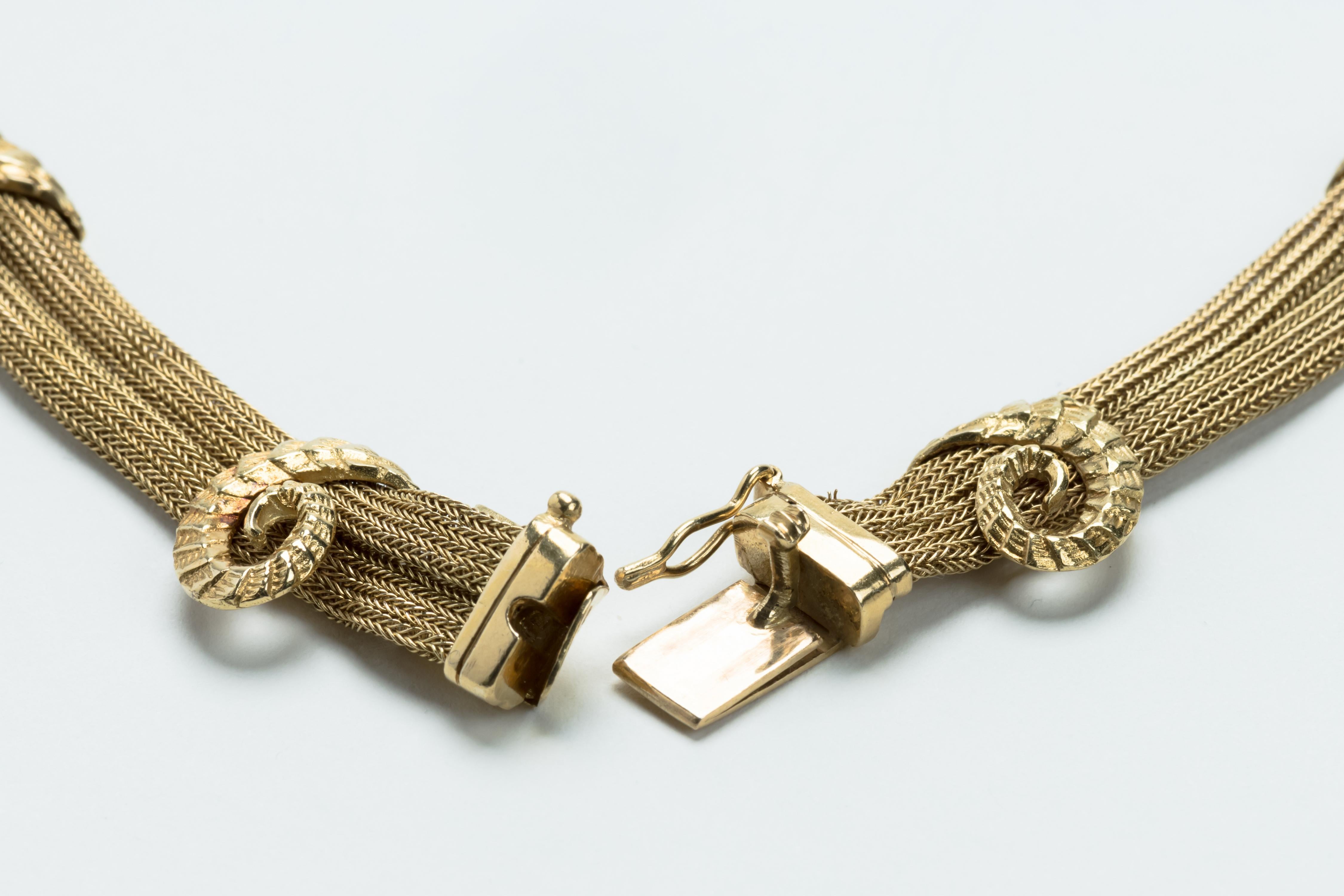 18 Karat Gold Necklace That Incorporates Two Detachable Bracelets For Sale 4