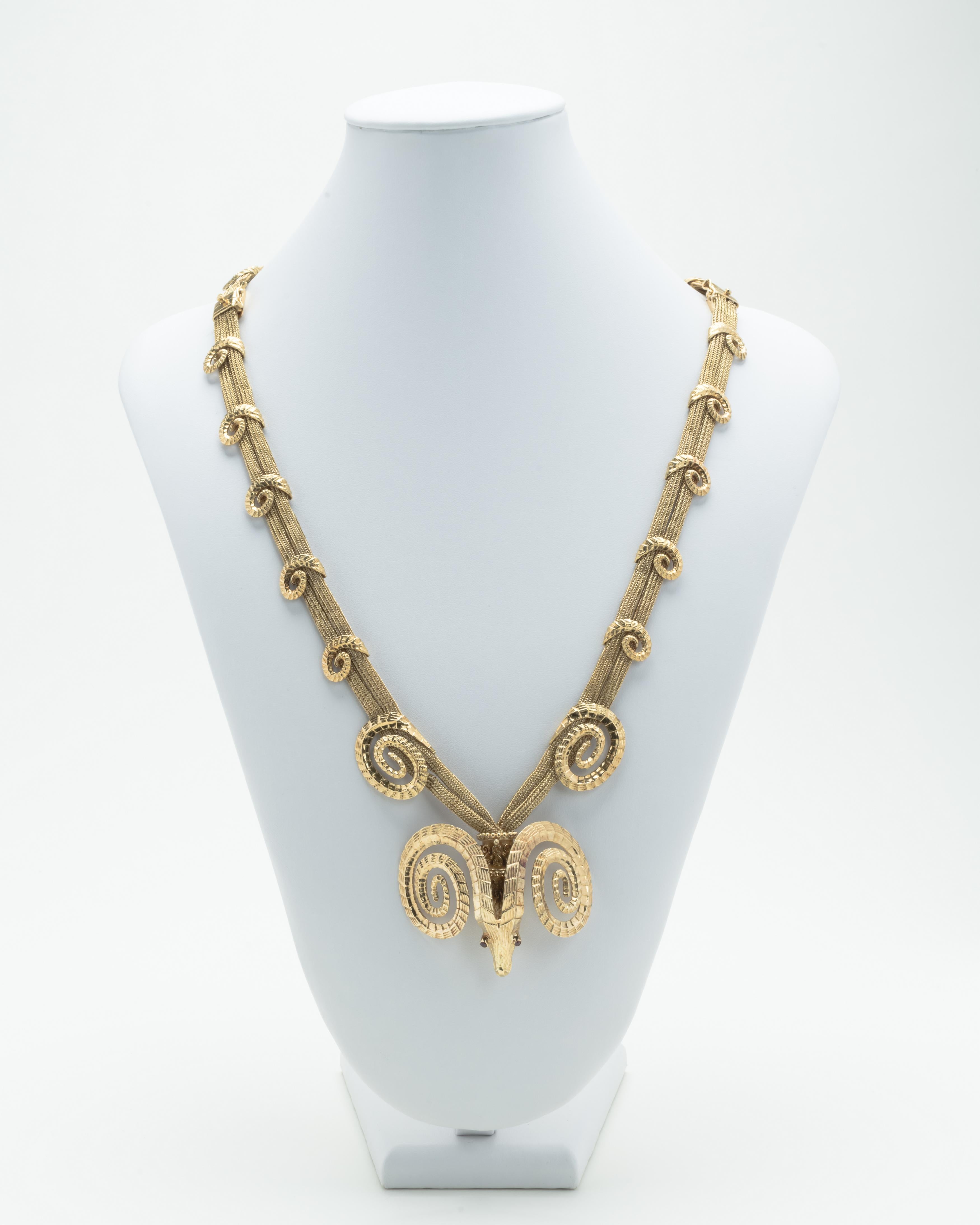 18 Karat Gold Necklace That Incorporates Two Detachable Bracelets In Good Condition For Sale In West Hollywood, CA