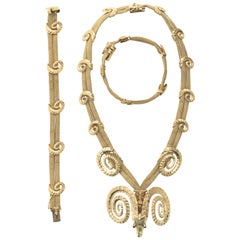 18 Karat Gold Necklace That Incorporates Two Detachable Bracelets