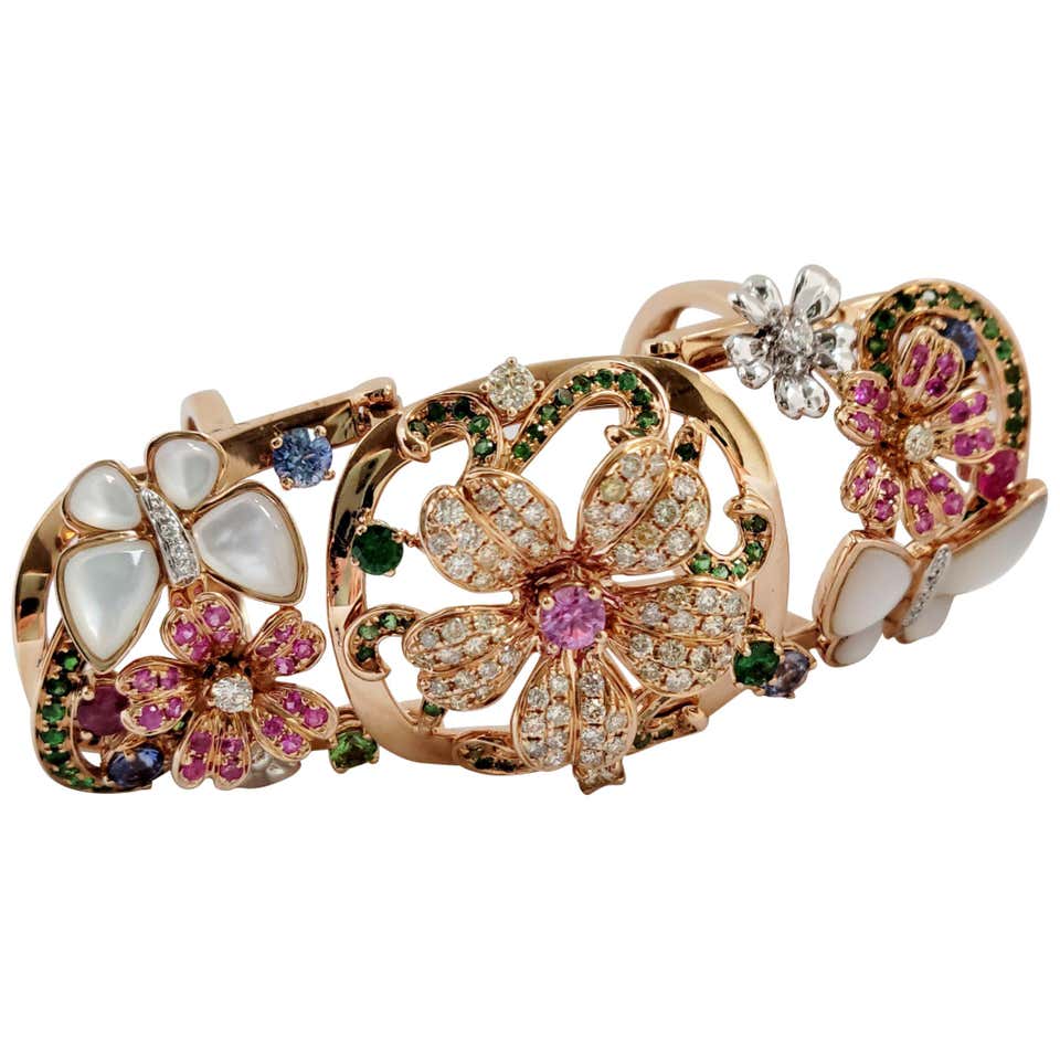 18 Karat Gold One of kind Flower Field Ring with Butterfly and Multiple ...