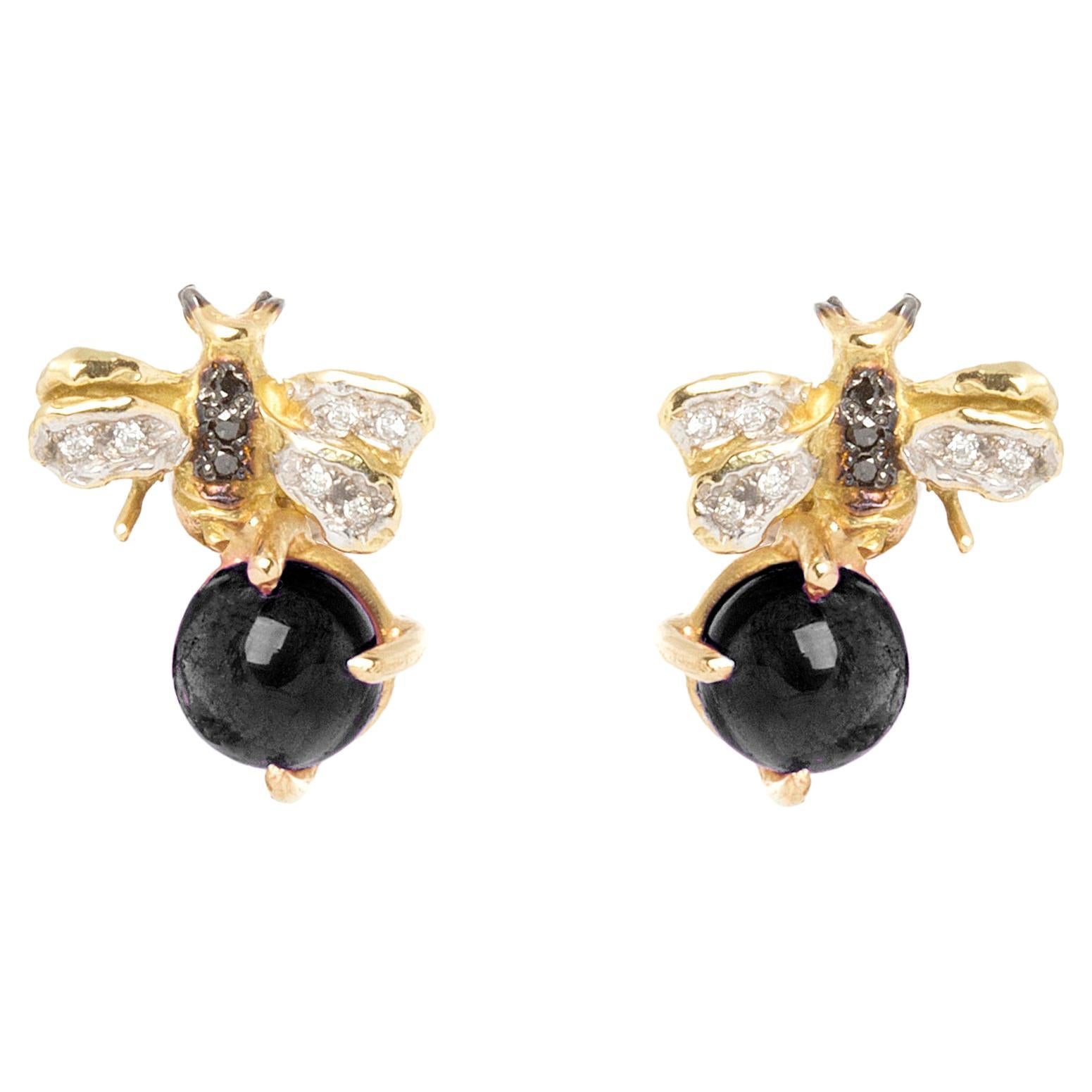18 Karat Gold Onyx 0.16 Karat White & Black Diamond Bees Stud Earrings For Sale