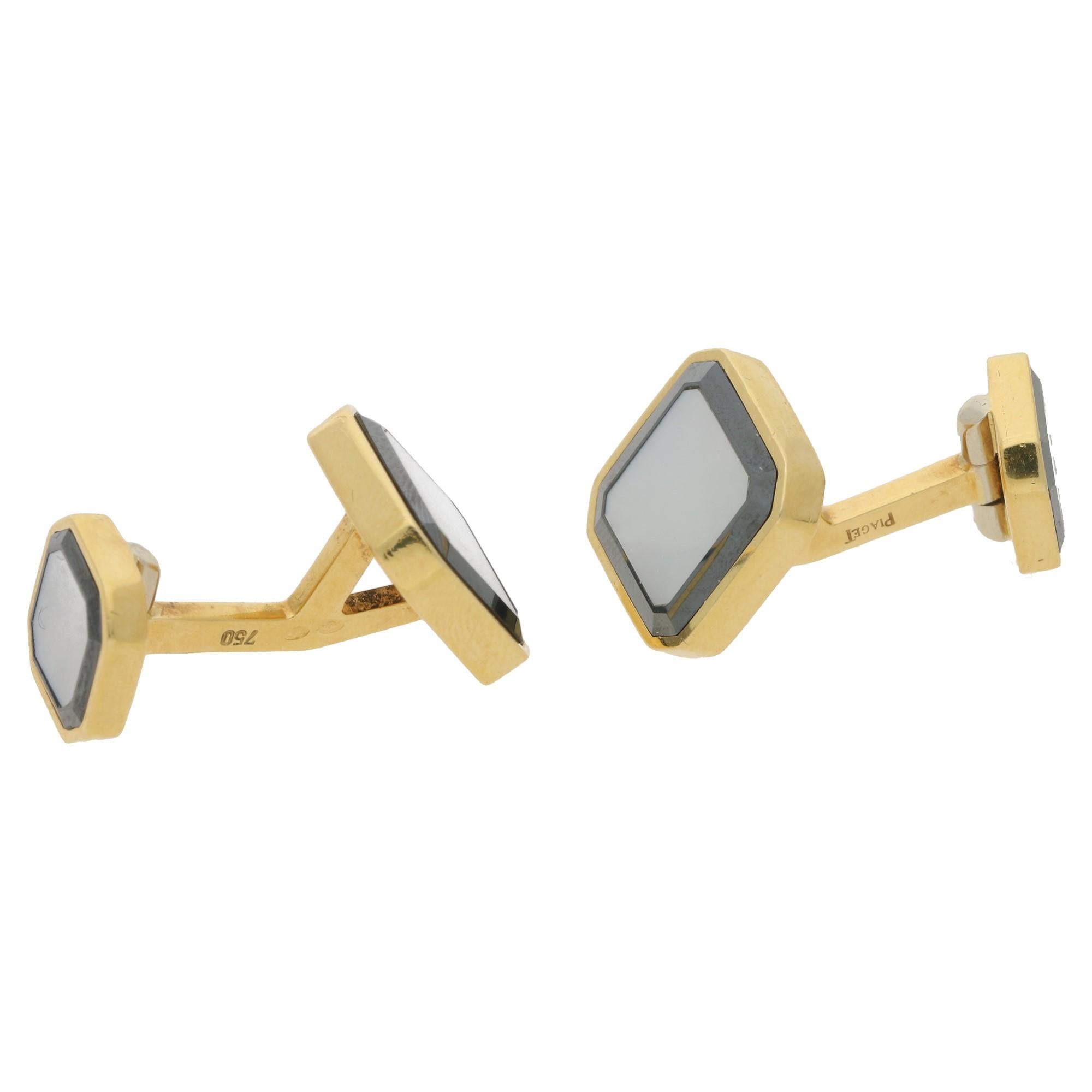Vintage Piaget Cufflinks in 18 Carat Yellow Gold with Onyx and Mother-of-Pearl In Excellent Condition For Sale In London, GB