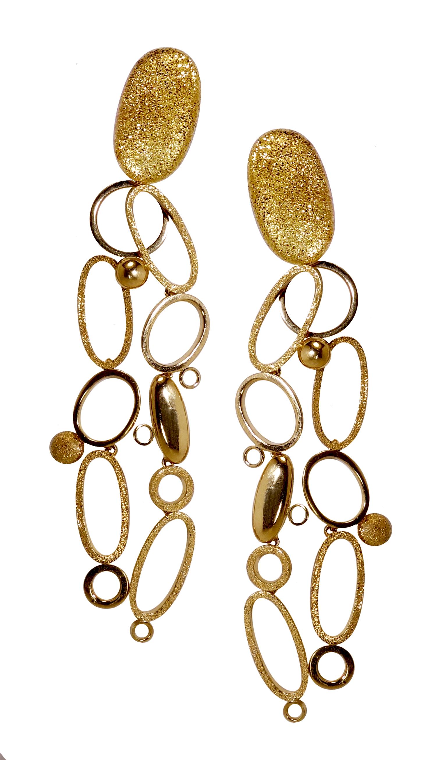 18 Karat Yellow Gold detachable earrings For Sale