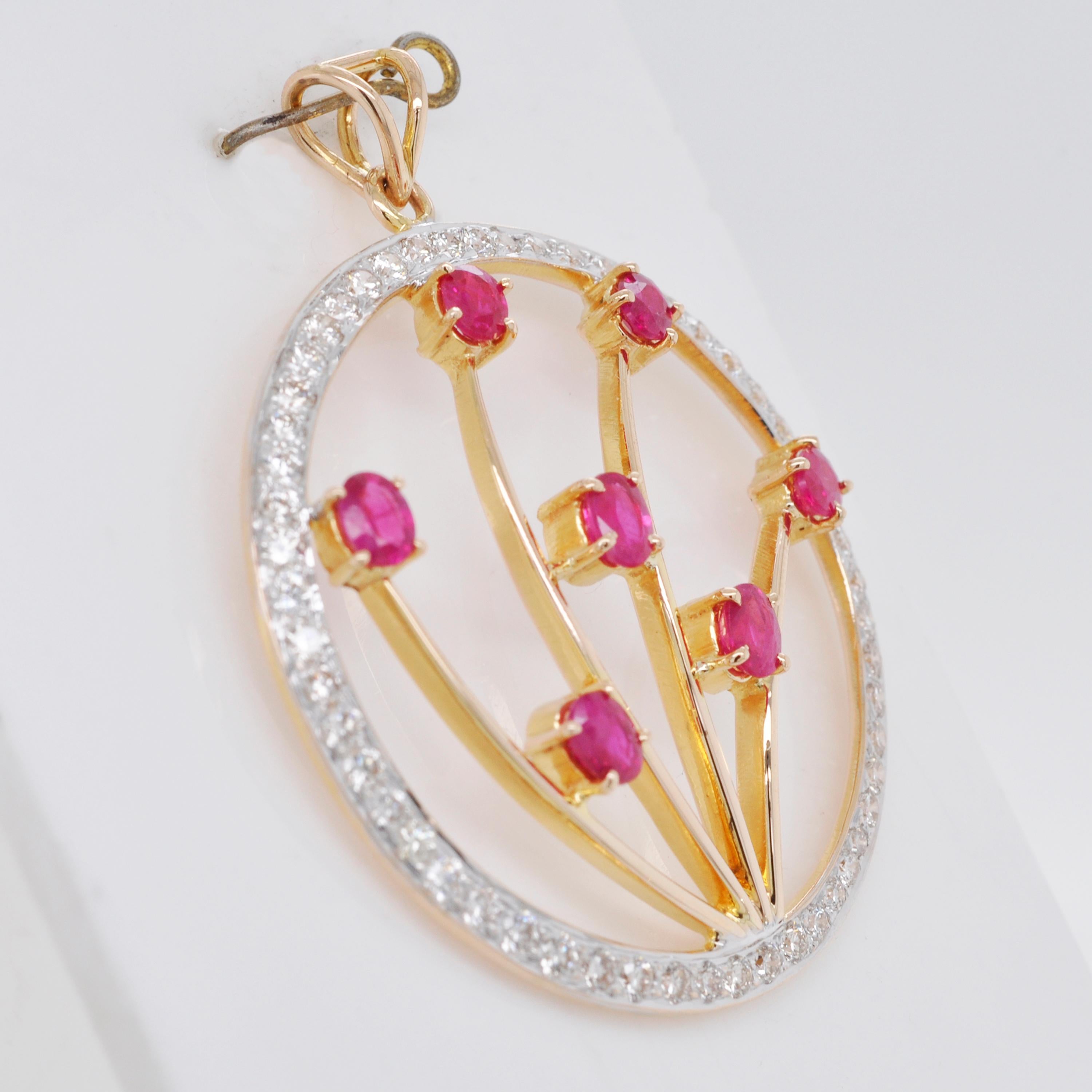 18 Karat Gold Oval Ruby Diamond Circle Pendant Necklace In New Condition For Sale In Jaipur, Rajasthan