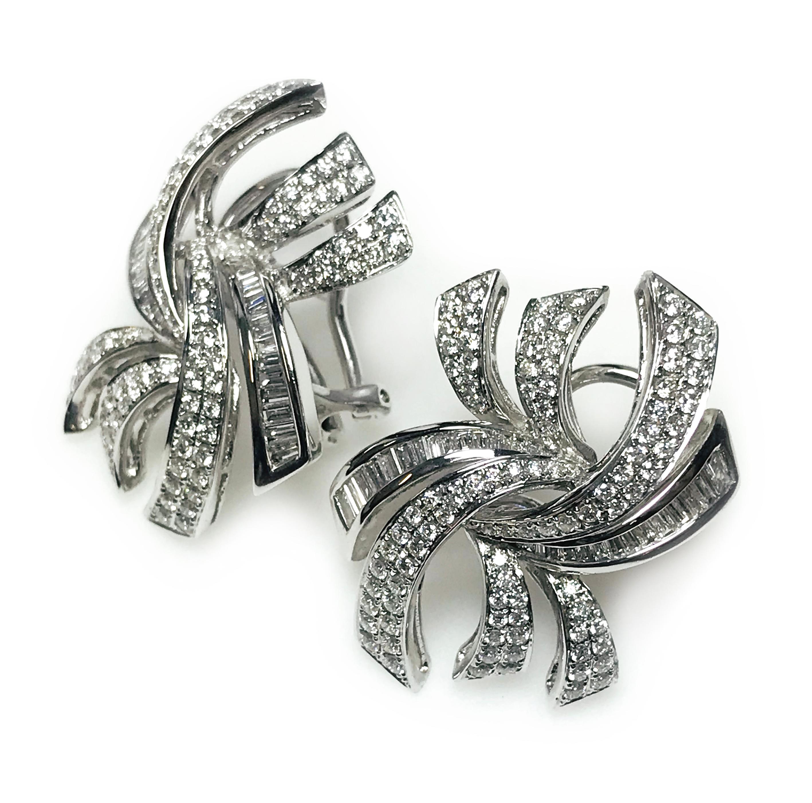 Contemporary White Gold Baguette Pavé Diamond Earrings For Sale