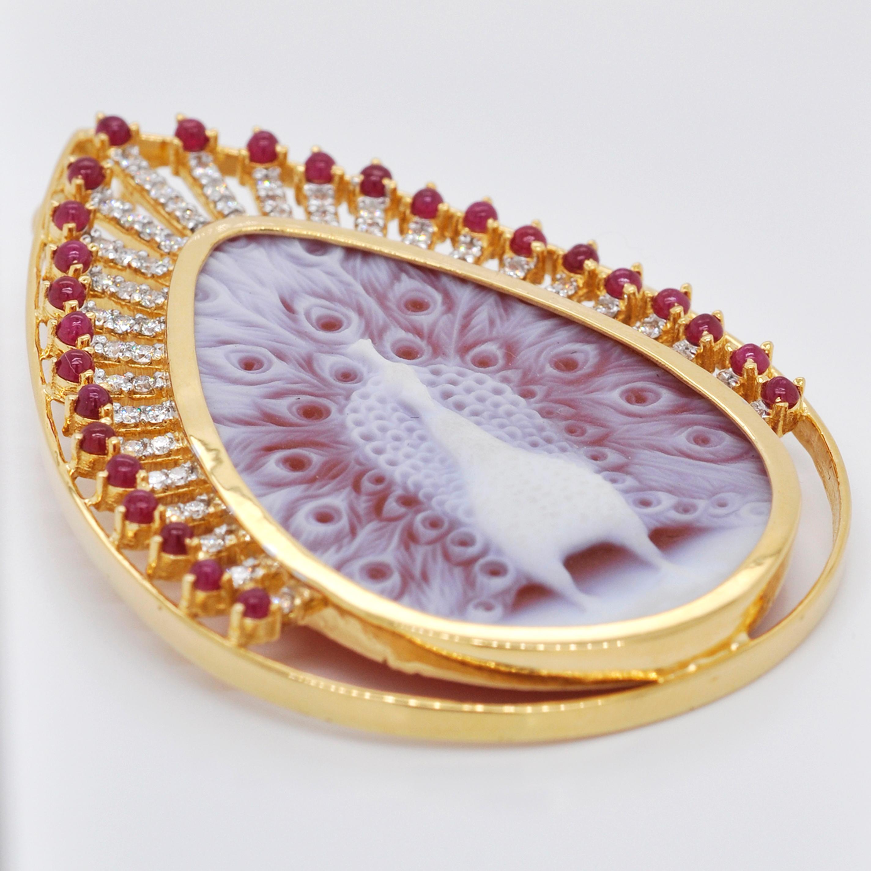 18 Karat Gold Pfau Achat Kamee Rubin Diamant-Anhänger Brosche im Zustand „Neu“ im Angebot in Jaipur, Rajasthan