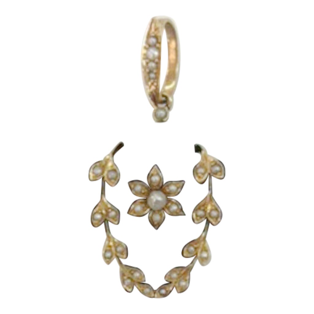 18 Karat Gold Pearl and Onyx Cross Pendant