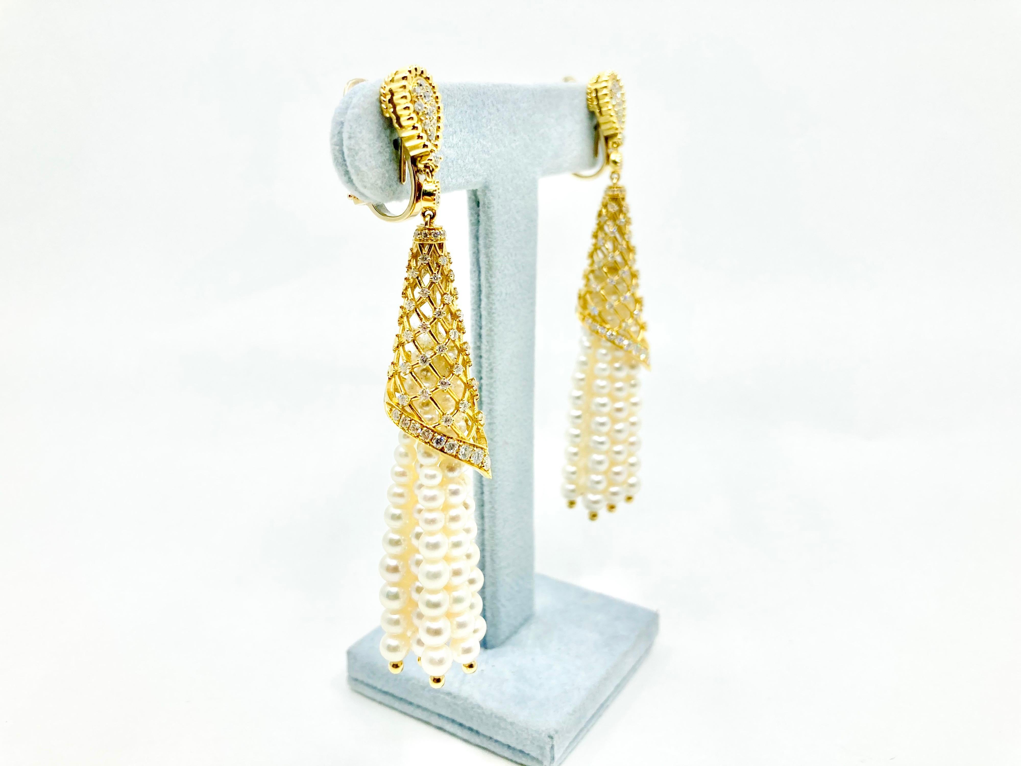 Brilliant Cut 18 Karat Gold Pearls and Diamonds Italian Earrings For Sale