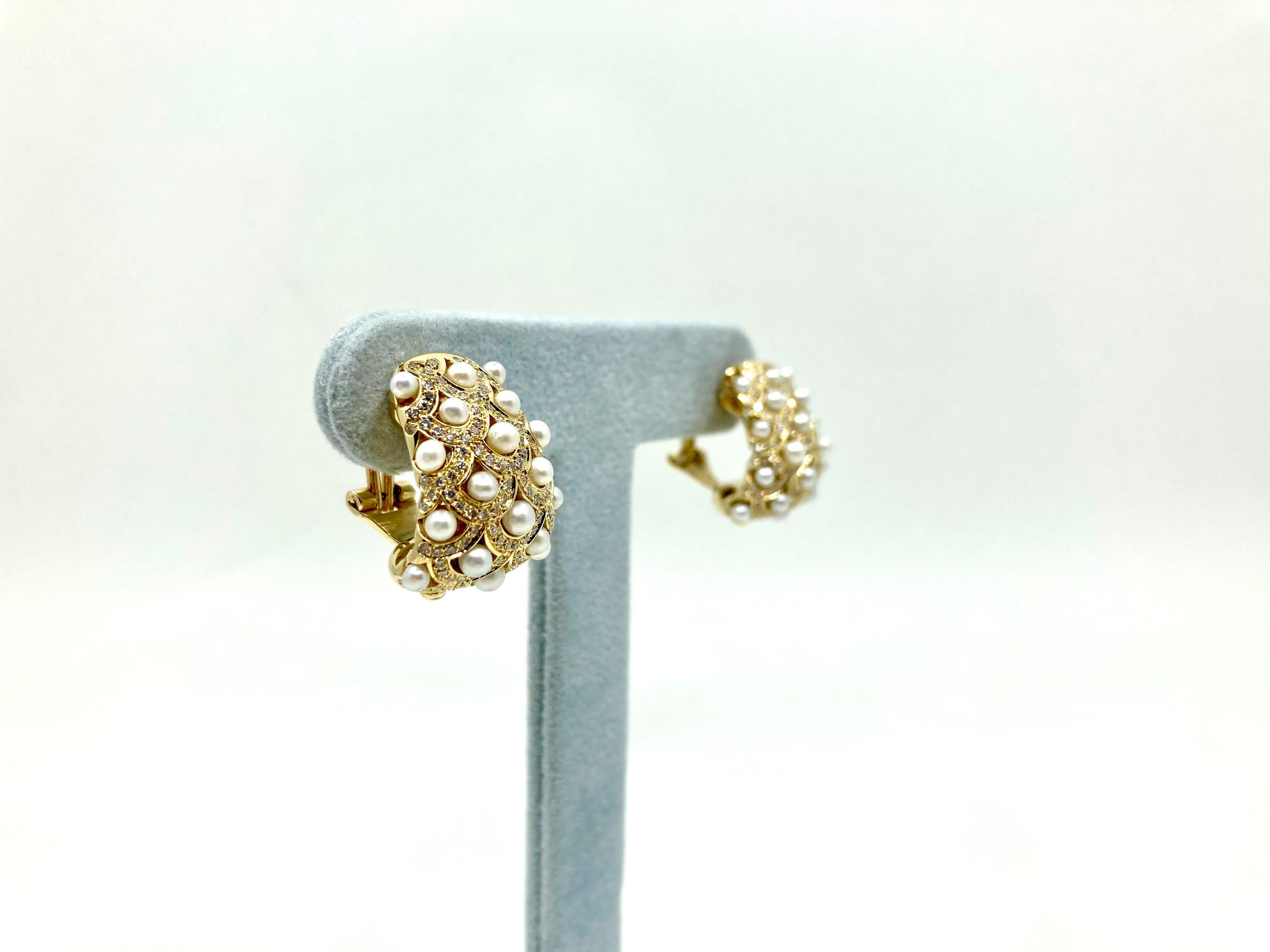 Brilliant Cut 18 Karat Gold Pearls and Diamonds Earrings For Sale
