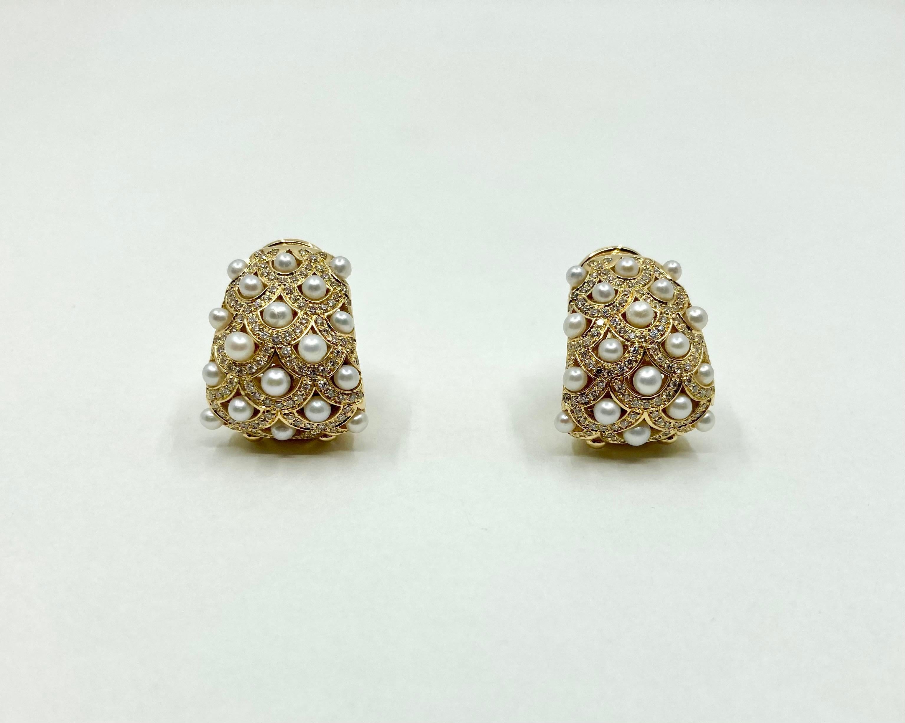 Women's 18 Karat Gold Pearls and Diamonds Earrings For Sale