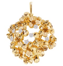 Six Carats Heart Cut Sapphire and Diamonds Yellow Gold Pendant Necklace