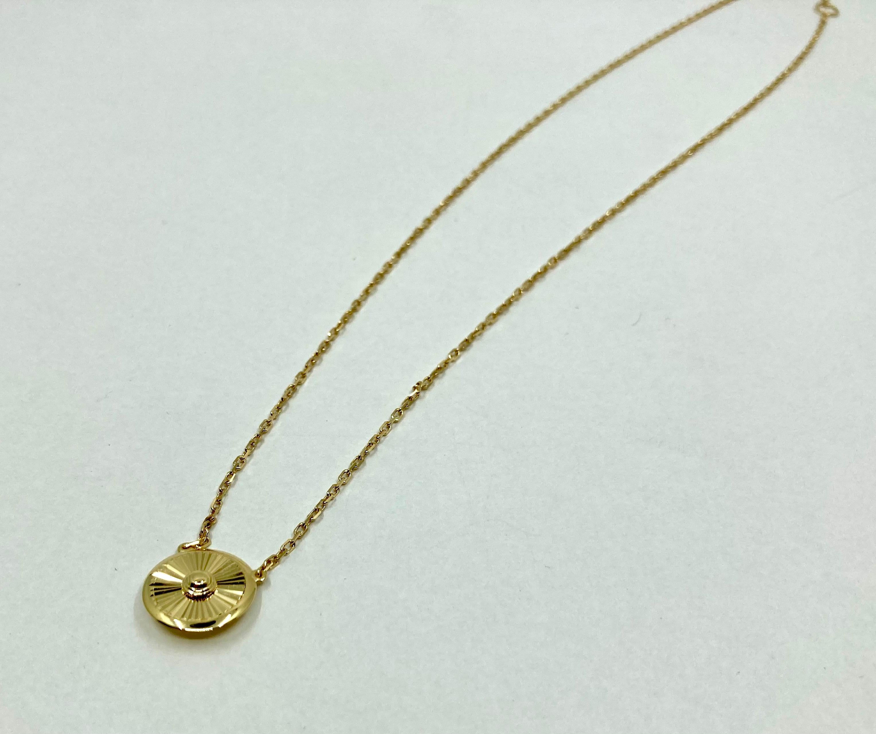 18 Karat Gold Pendant, Small size For Sale 1