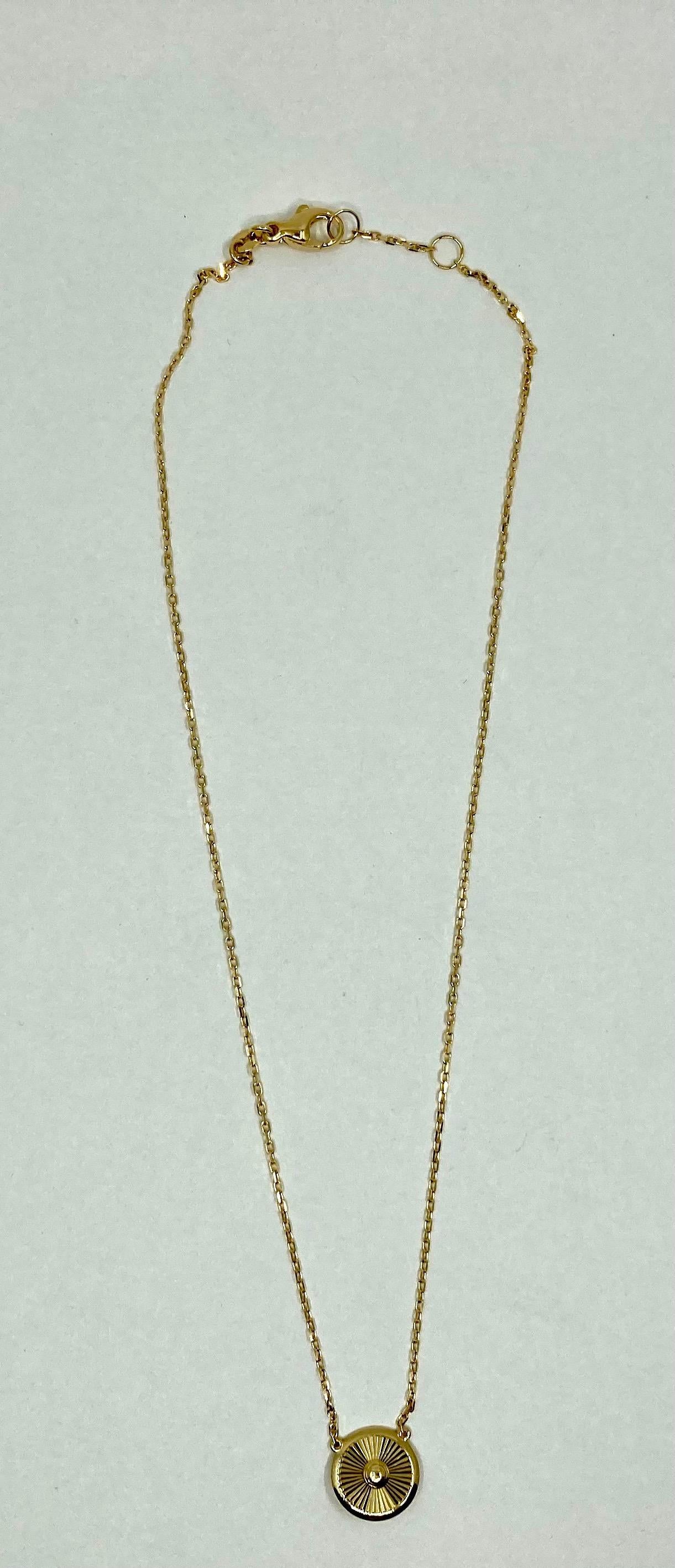 18 Karat Gold Pendant, Small size For Sale 2